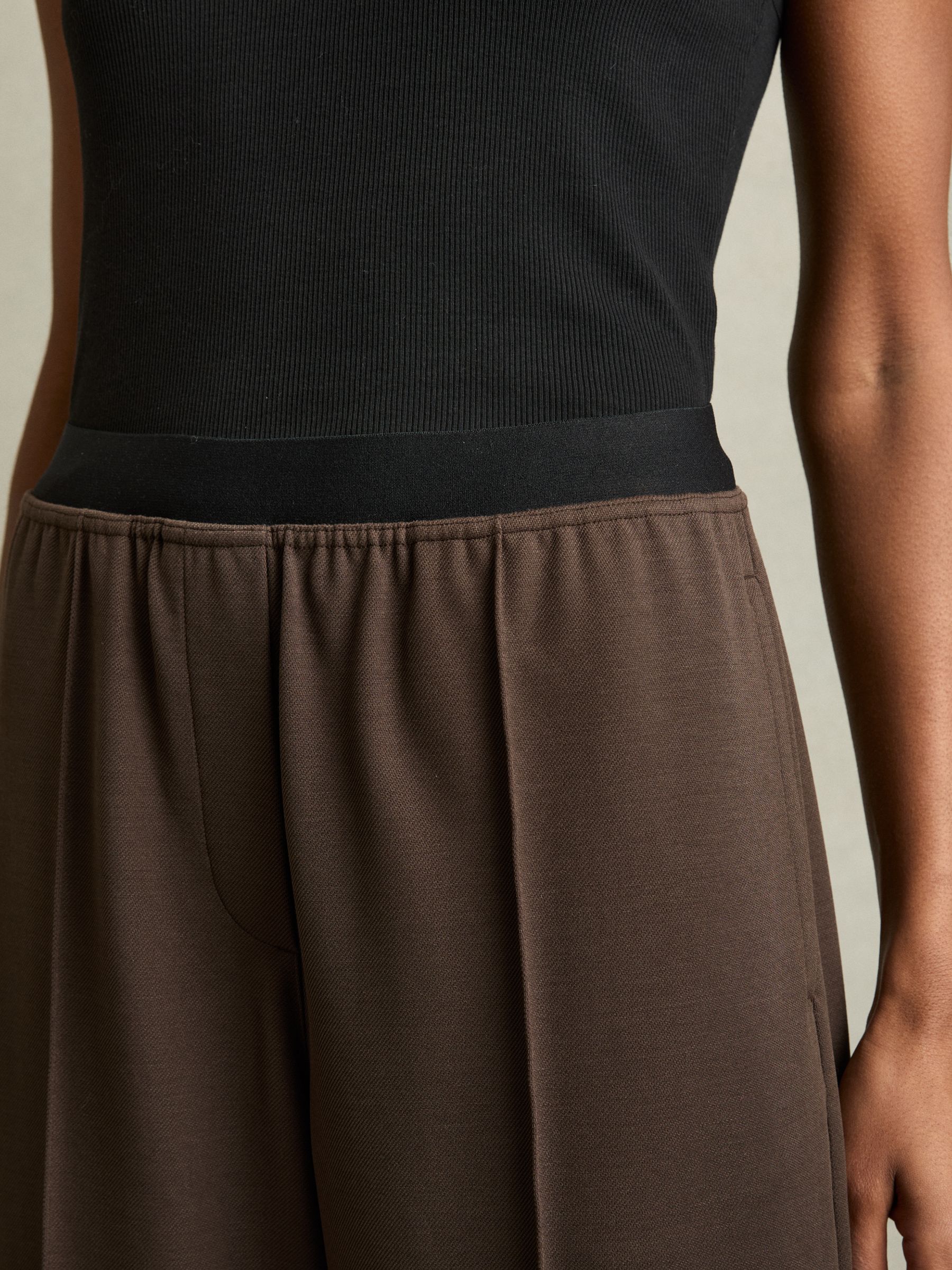 Wide-Leg Elasticated-Waistband Trousers in Chocolate Brown - Image 4 of 6