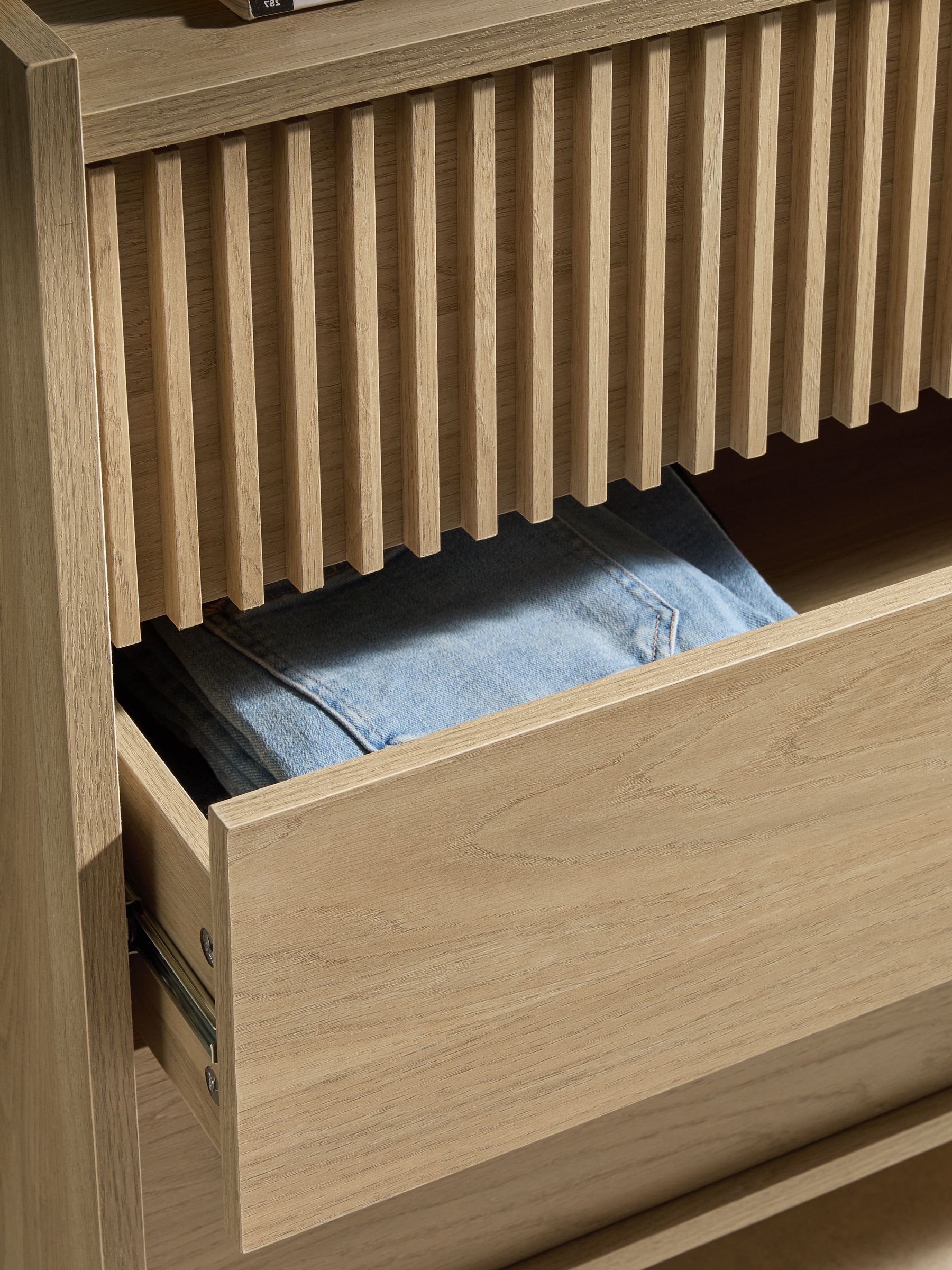 Blaze 3 Drawer Chest of Drawers in Oak Effect - Image 3 of 5