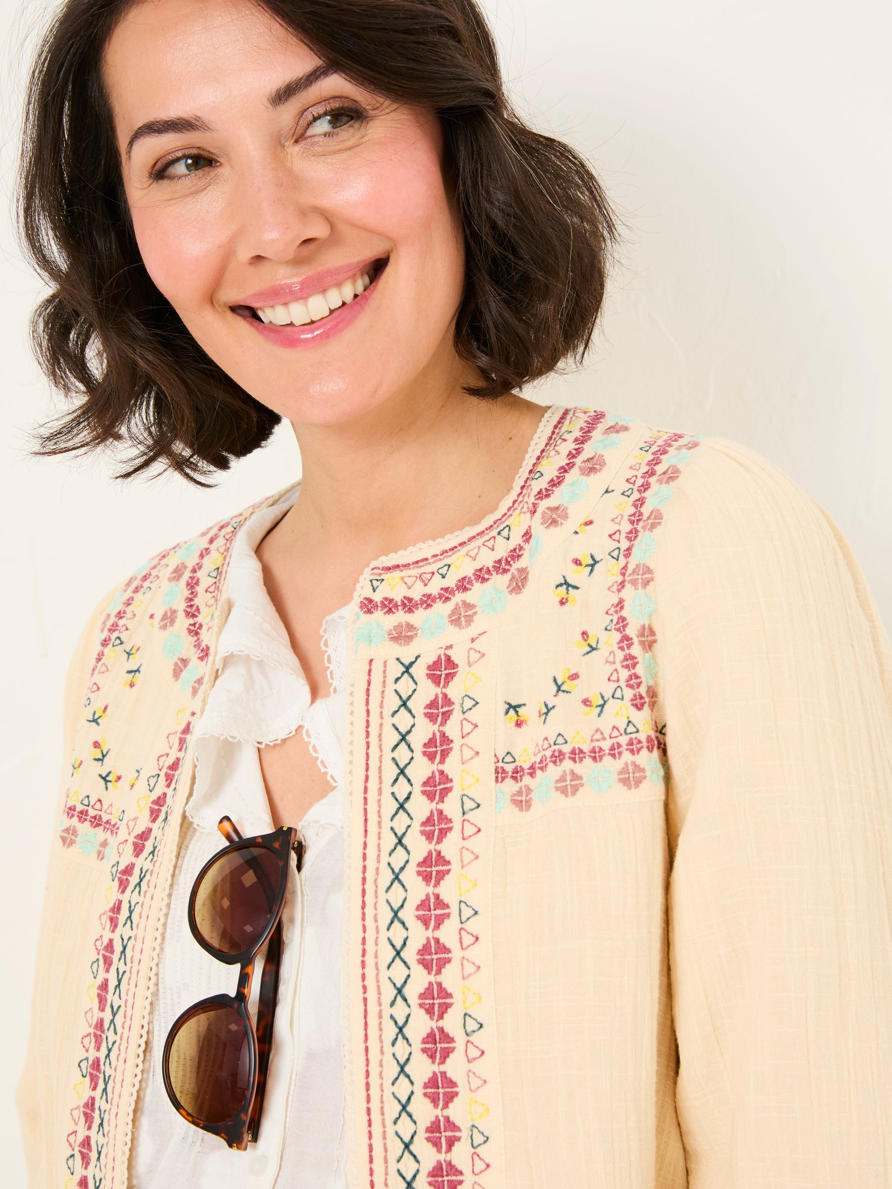 Zoe Ivory Embroidered Jacket - Image 5 of 7
