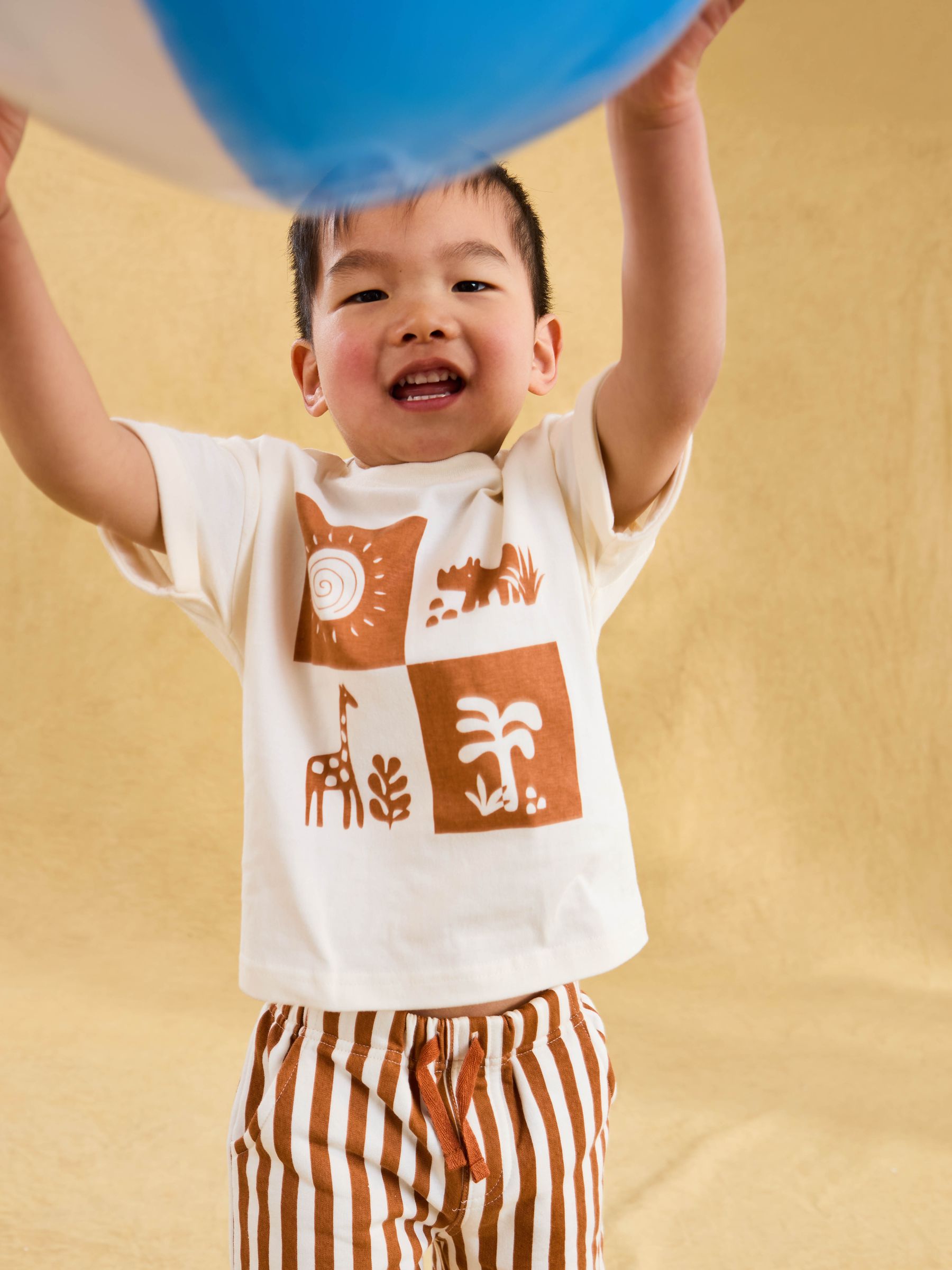 Ecru 100% Cotton Prtinted T-Shirt & Shorts Set - Image 7 of 9