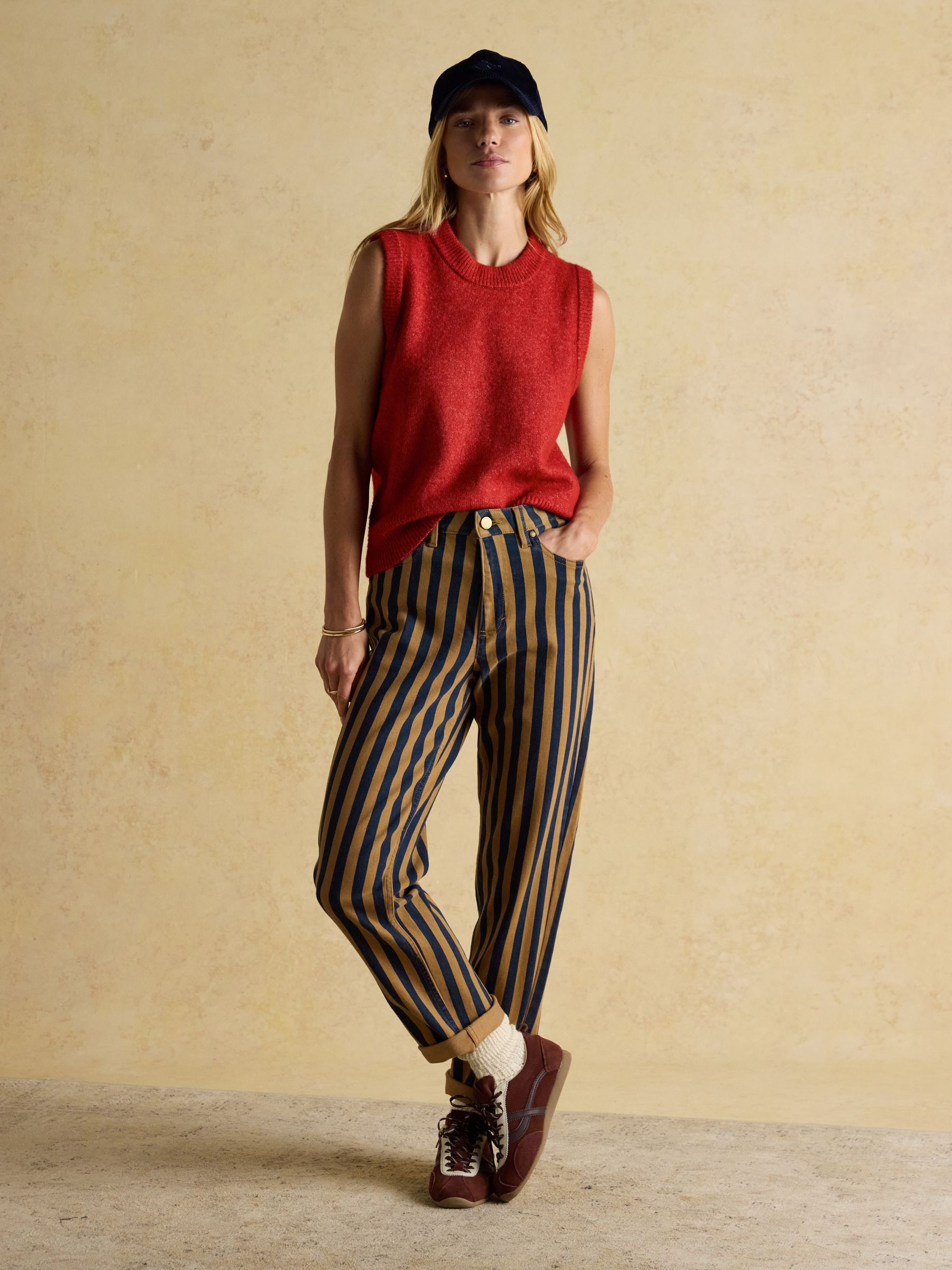 Holly Red Knitted Crew Neck Vest - Image 8 of 11