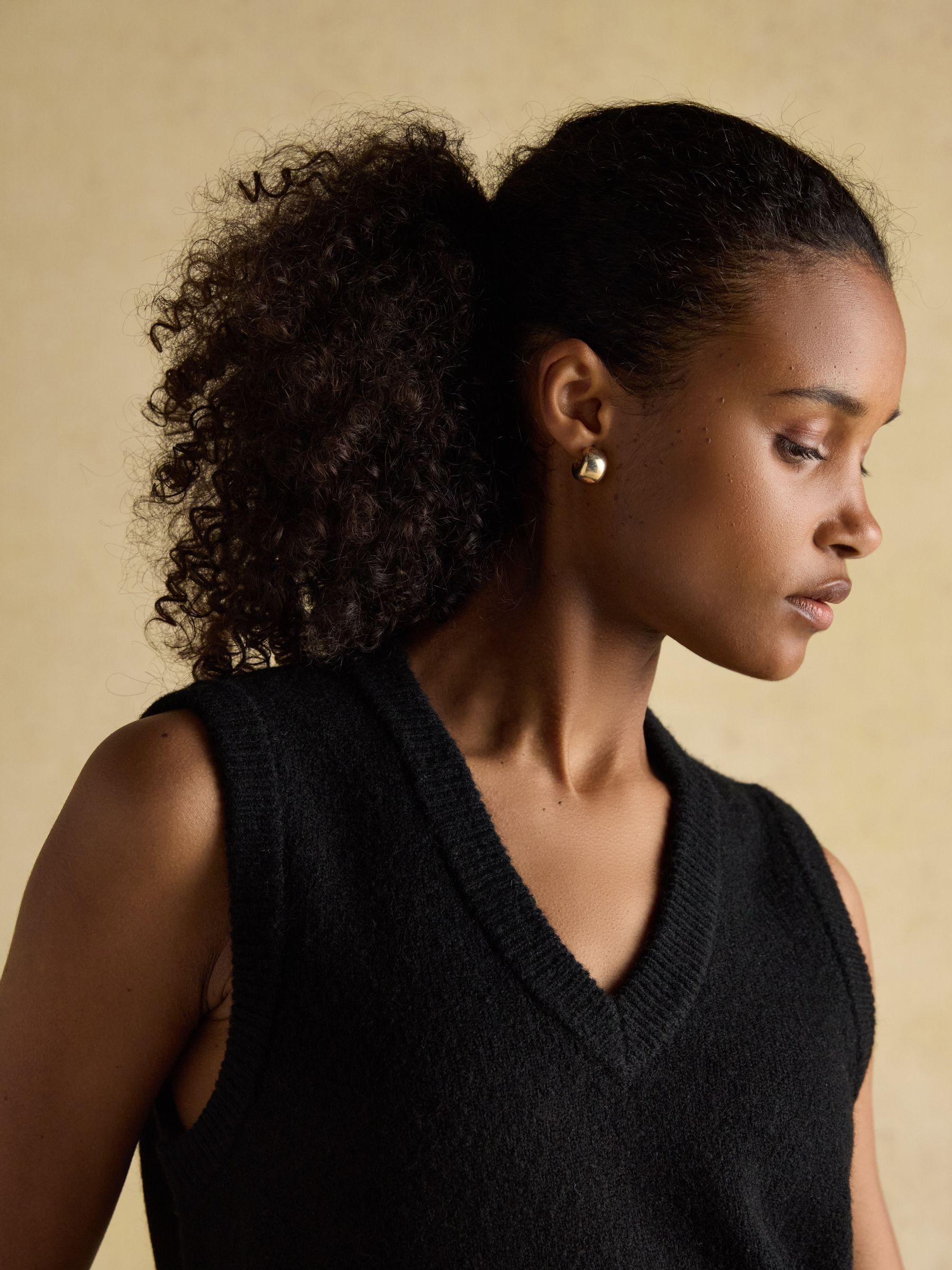 Holly Black V-Neck Longline Knitted Vest - Image 8 of 11