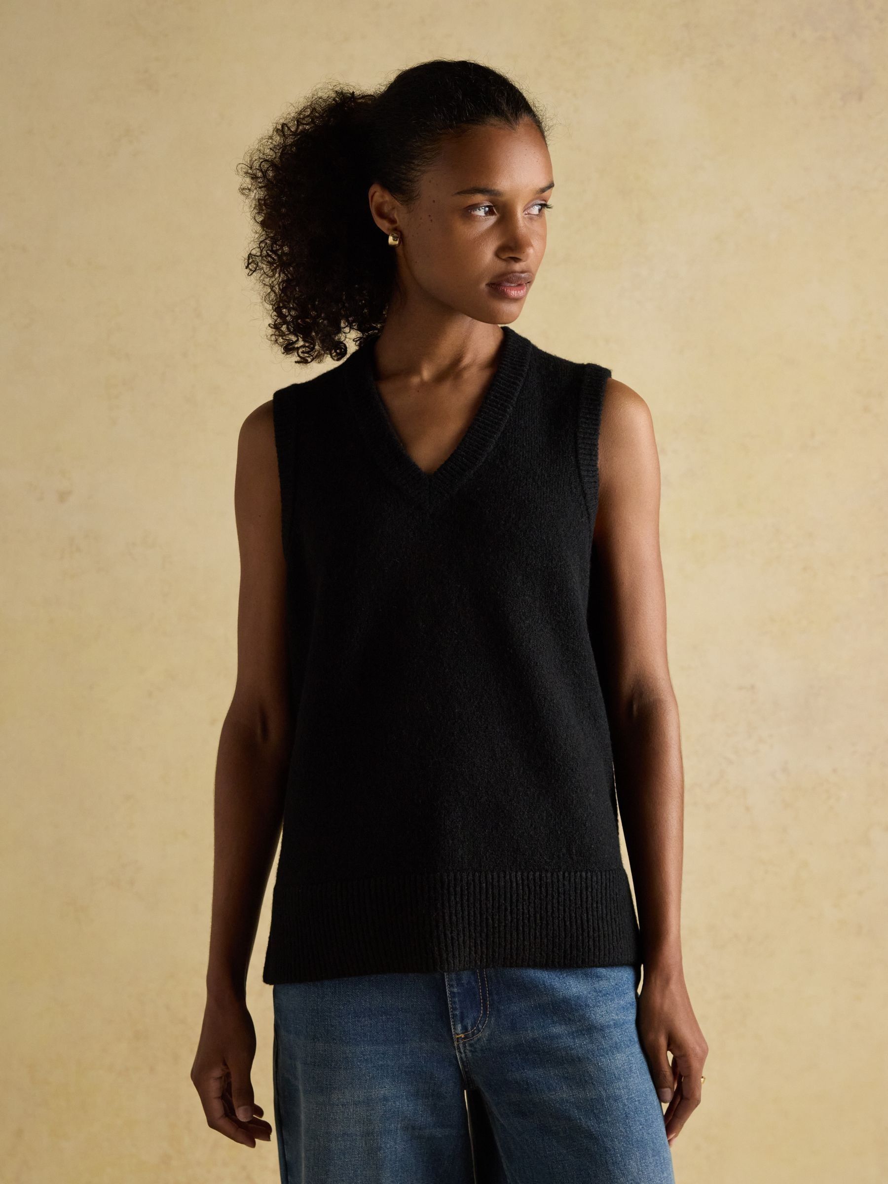 Holly Black V-Neck Longline Knitted Vest - Image 9 of 11