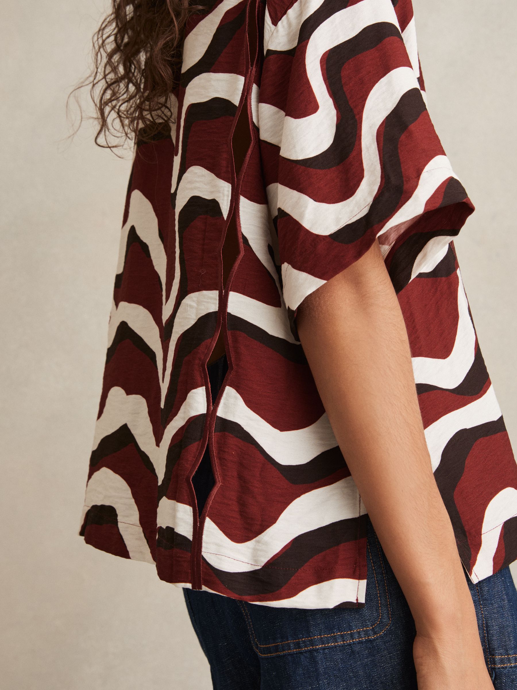 Wave-Print Cut-Out Shirt in White - image 3