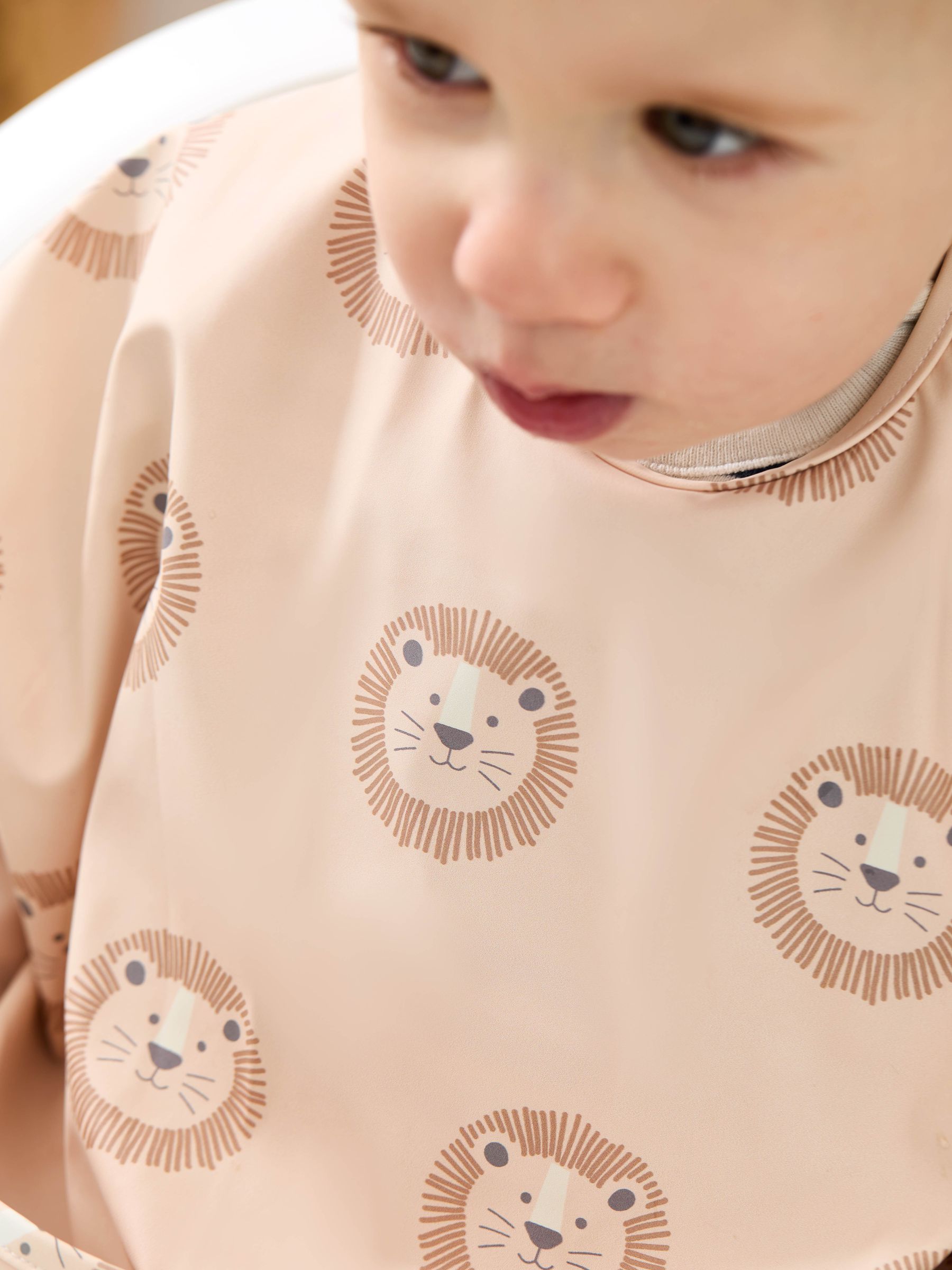 Neutral Lion Sleeved Bib - Image 5 of 5