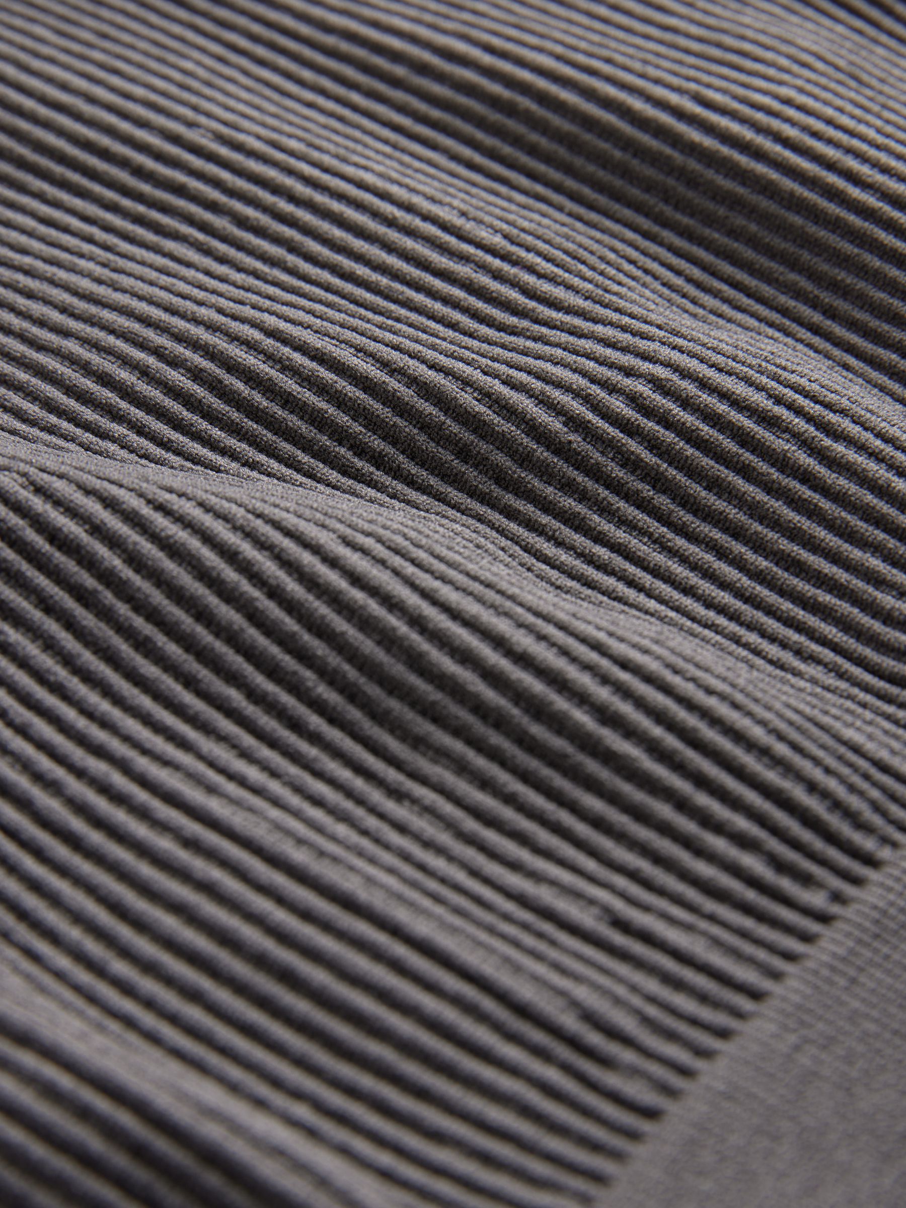 3 Pack Seamless Ribbed Crop Tops - Image 5 of 6