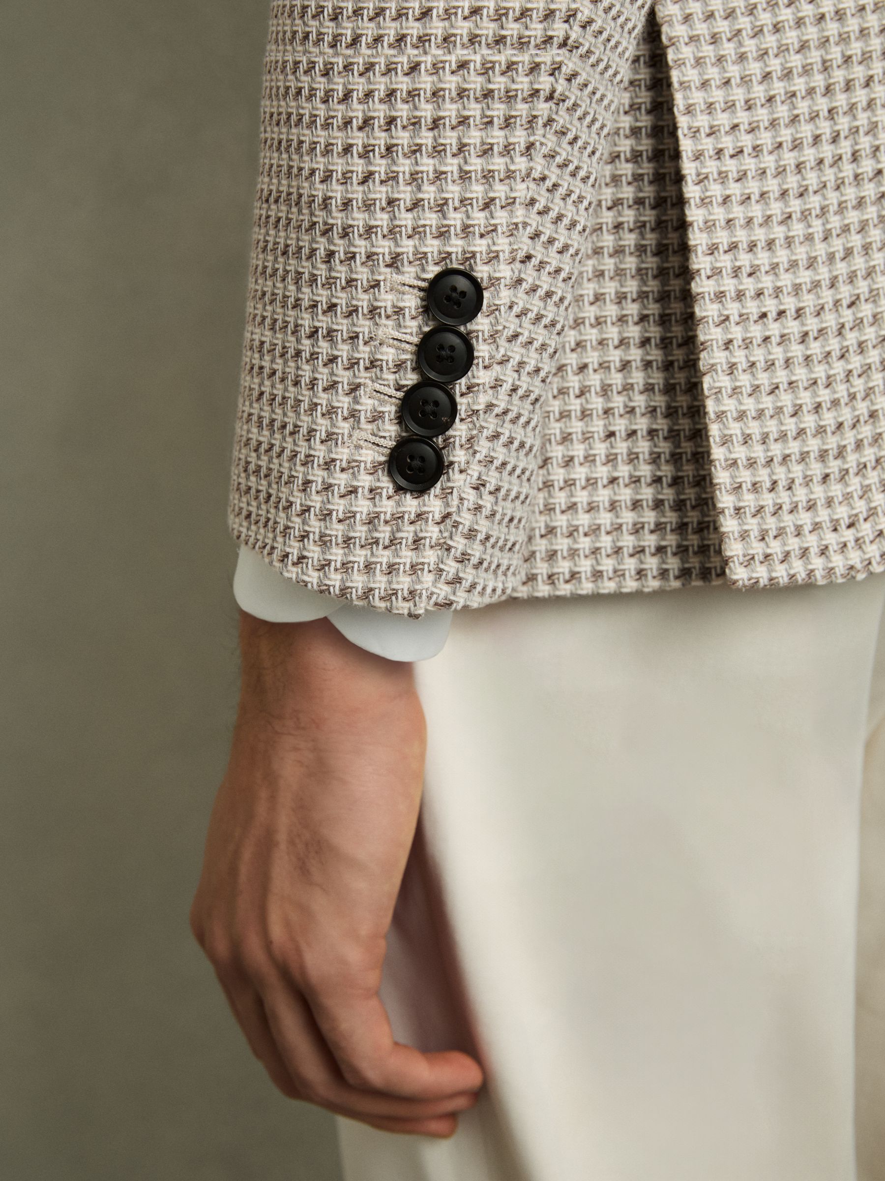 Single-Breasted Dogtooth-Check Cotton-Linen Blazer in Grey/White - Image 5 of 8