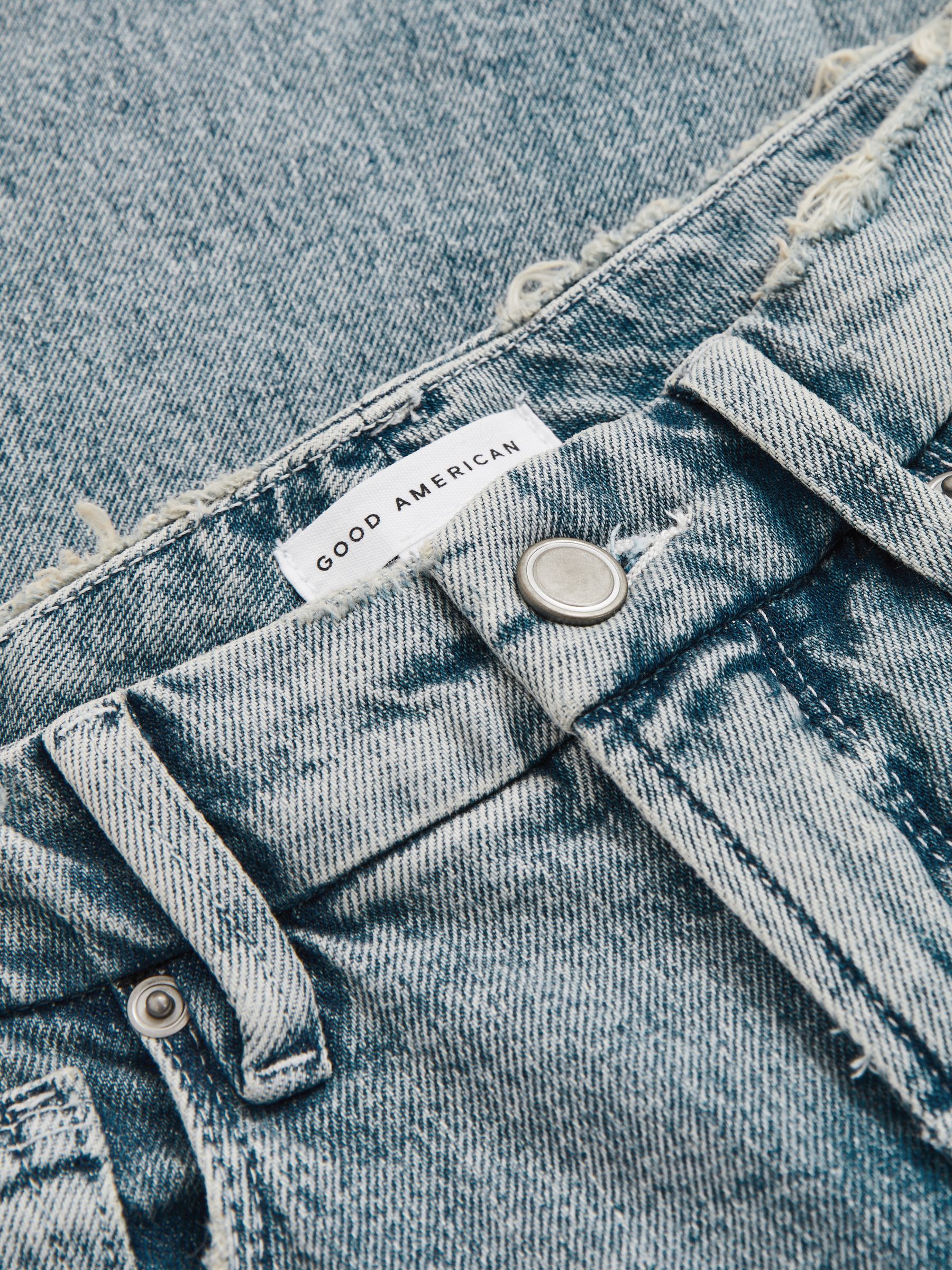 Good American Straight-Leg Slit-Hem Jeans in Light Indigo - Image 7 of 7