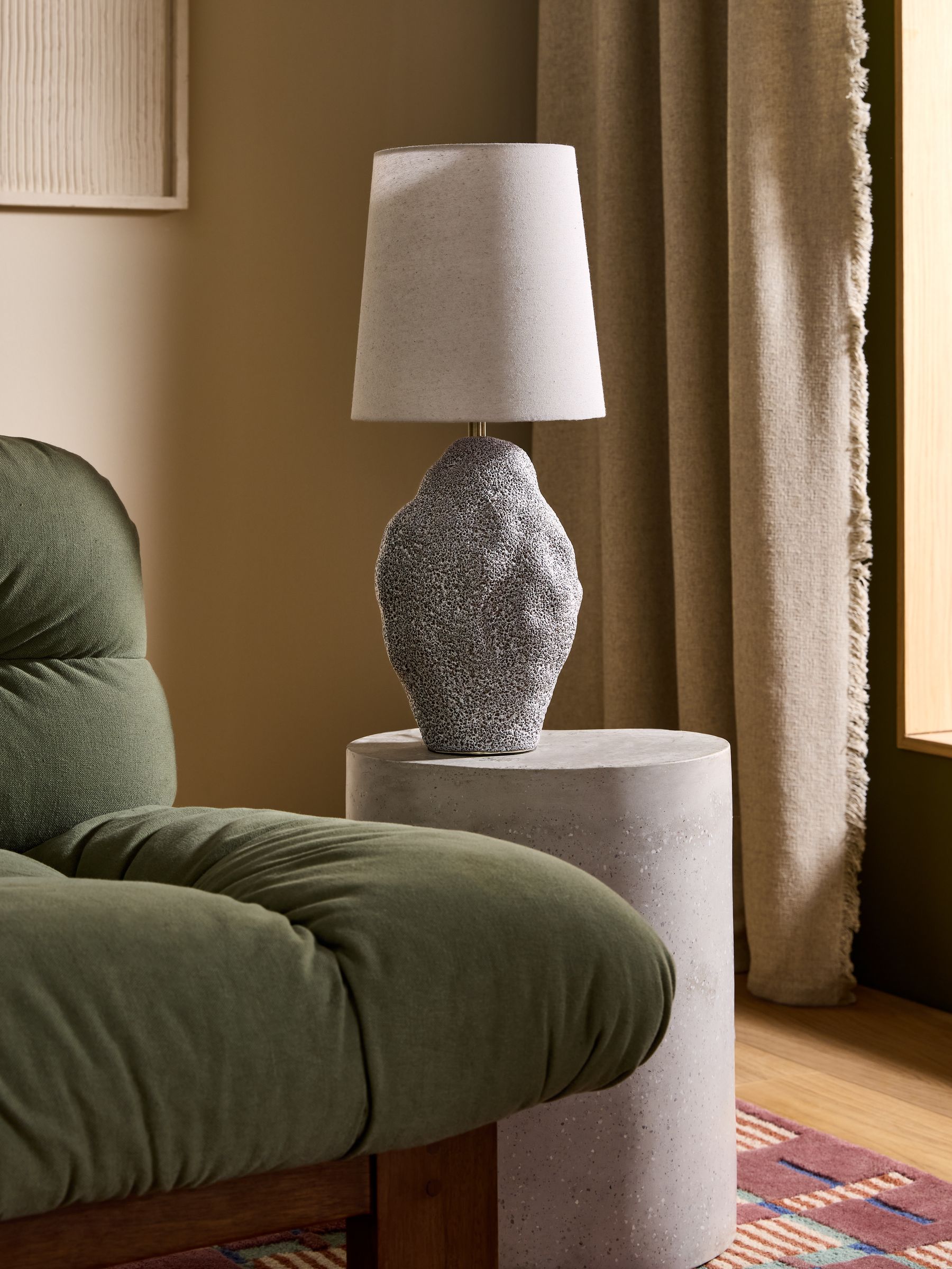 Azariah Table Lamp in Black - Image 2 of 6
