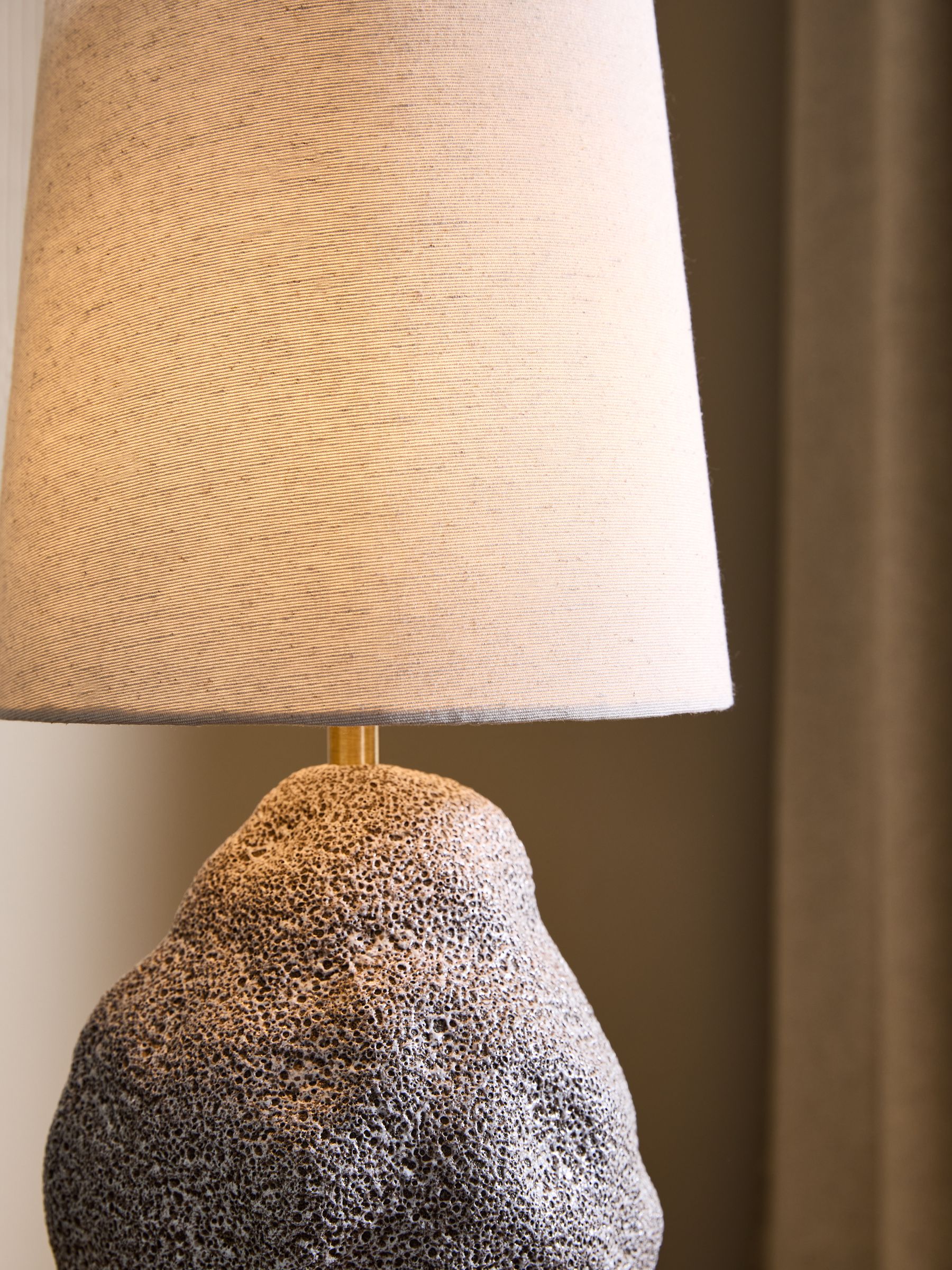 Azariah Table Lamp in Black - Image 4 of 6