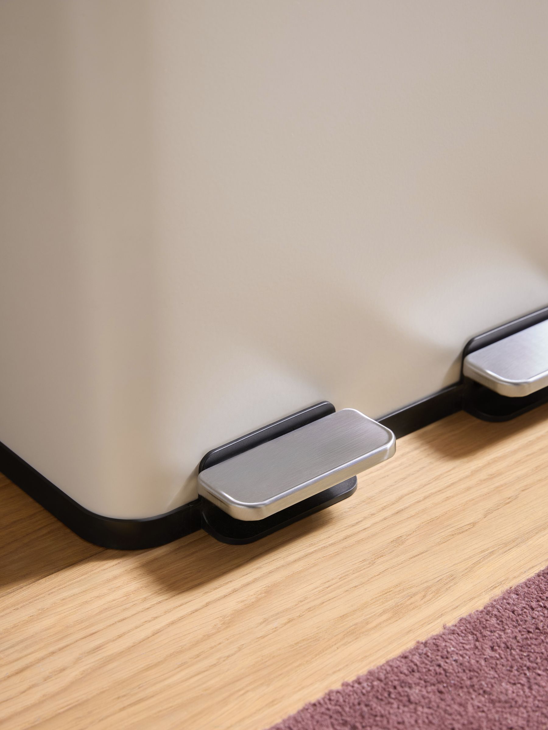 Malik 40 Litre Soft Close Pedal Bin in Cream - Image 2 of 4