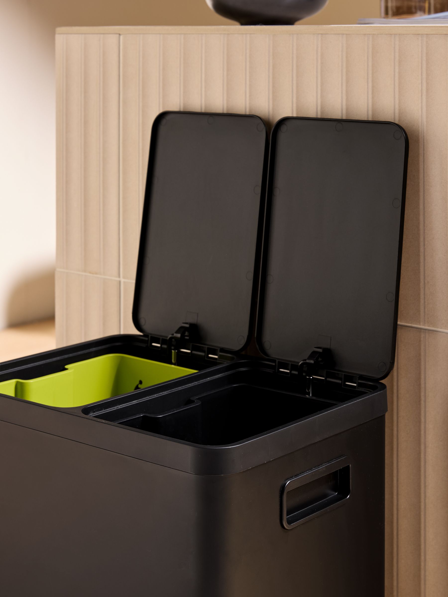 Malik 40 Litre Soft Close Pedal Bin in Black - Image 3 of 4