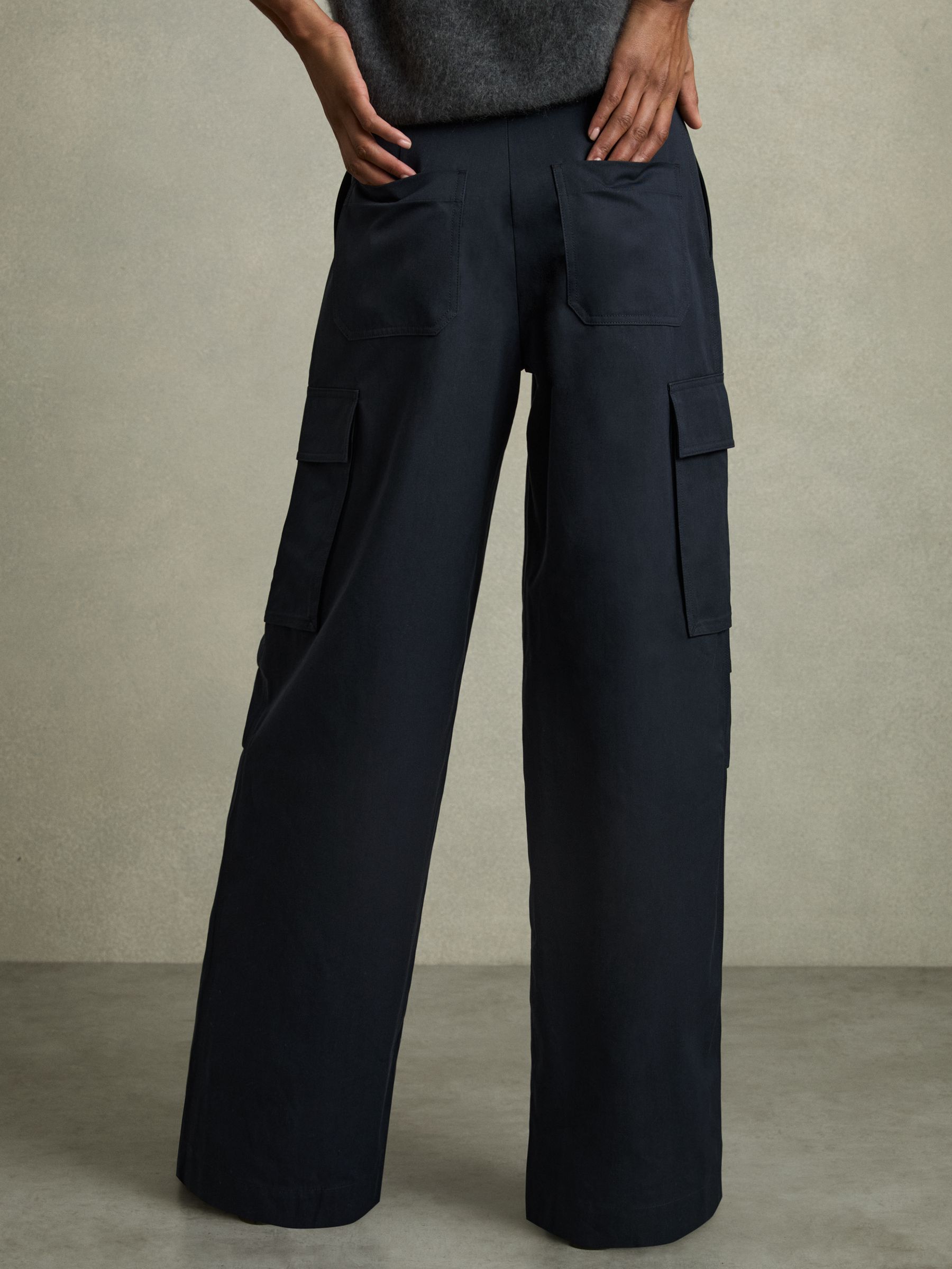 Reiss Petite Cotton-Tencel Wide-Leg Combat Trousers in Navy - REISS