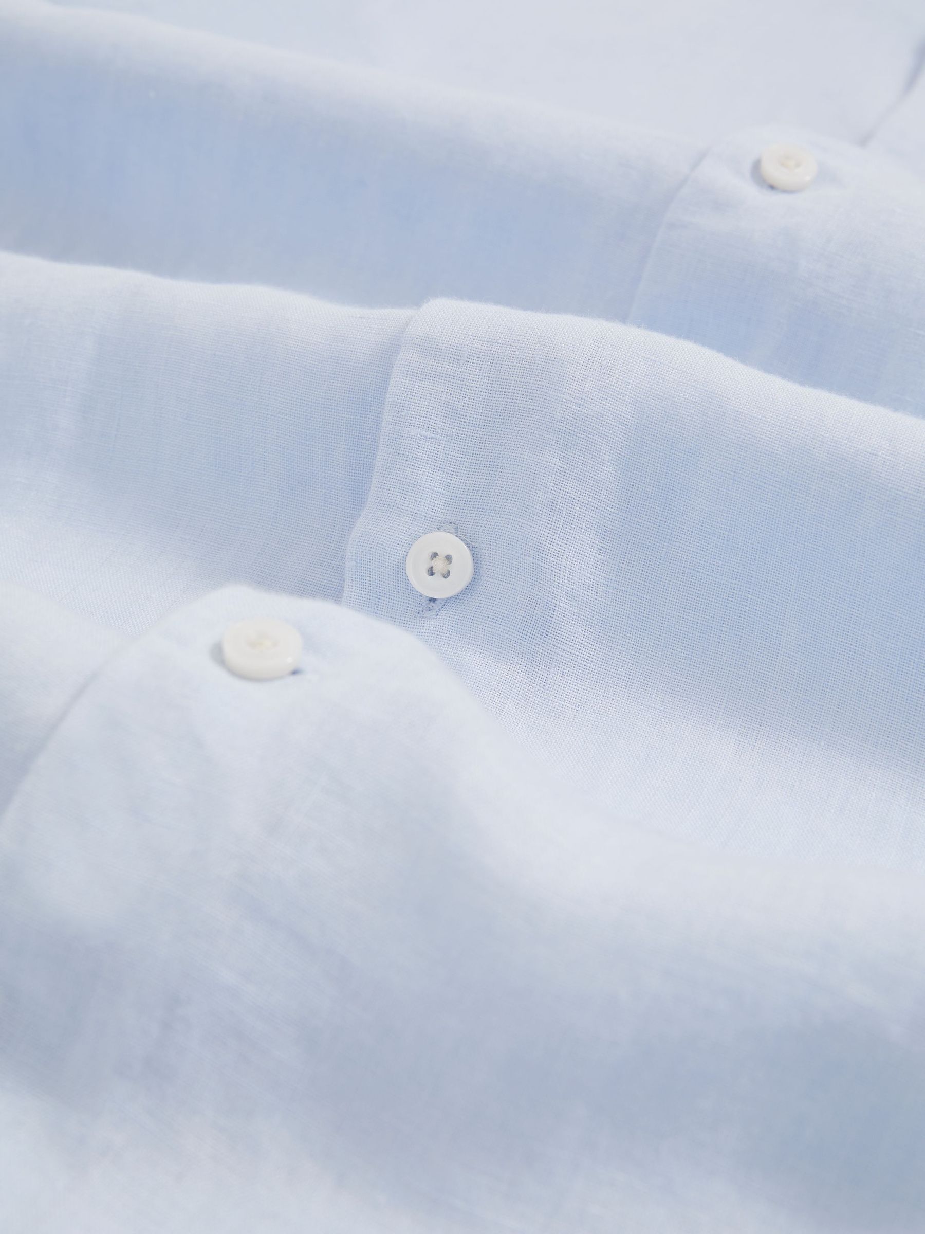 Chemise en lin bleu pâle à col italien et coupe classique - Image 7 de 7