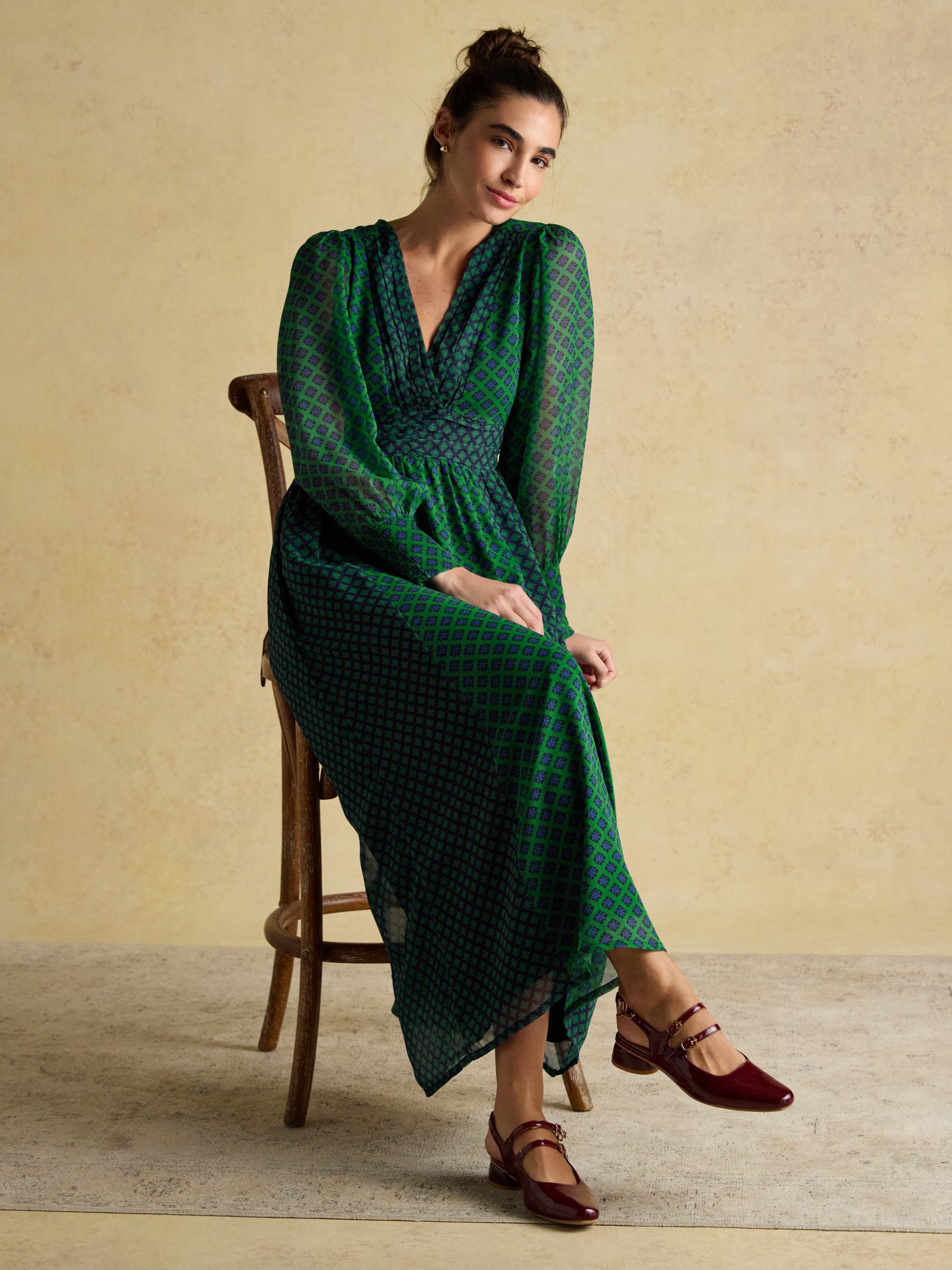 Allegra Green Hotchpotch Ruched Hotchpotch V-Neck Dress - Image 9 of 10