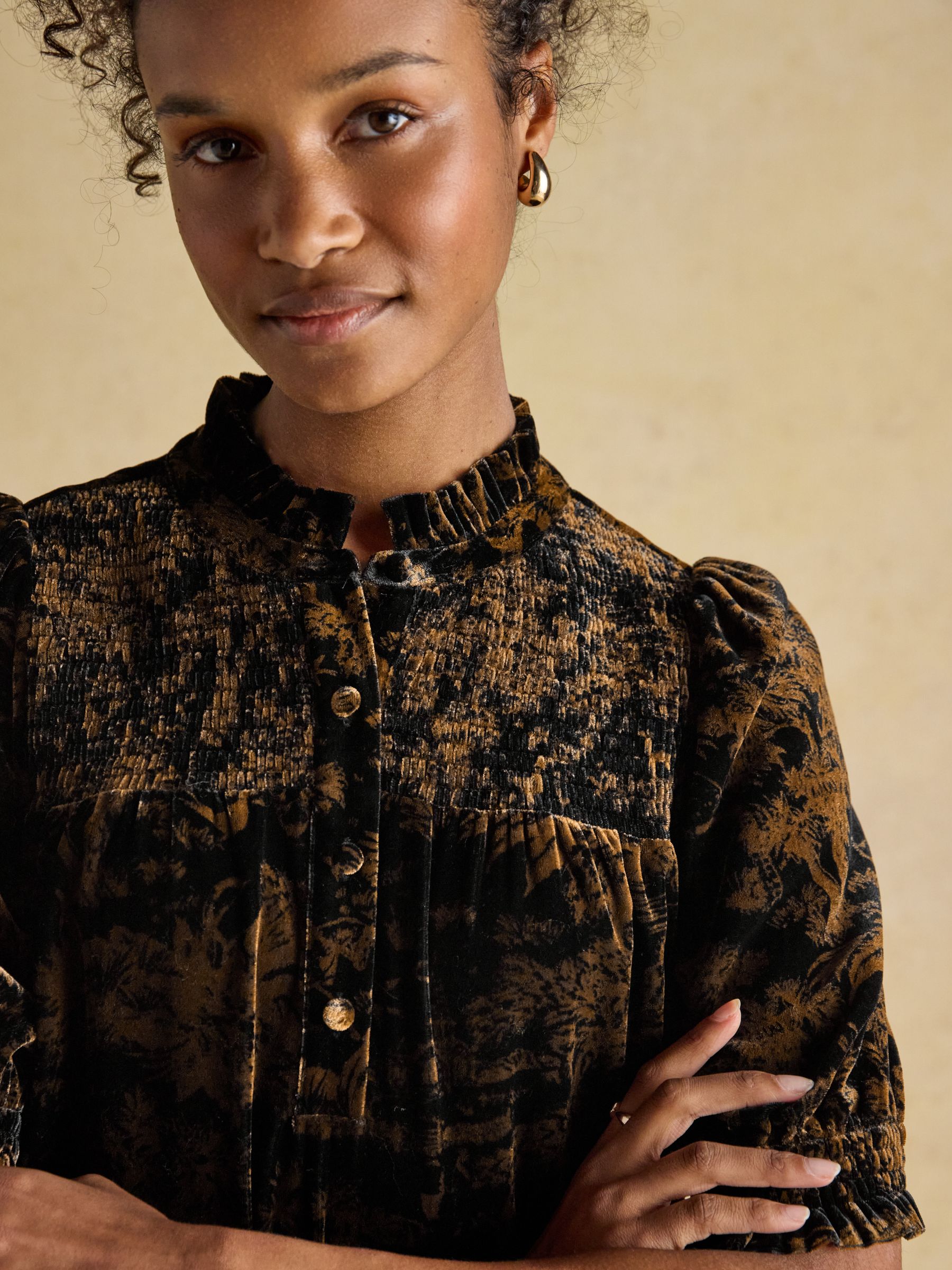 Silvia Black & Gold Smocked Velvet Short Sleeve Blouse - Image 6 of 8