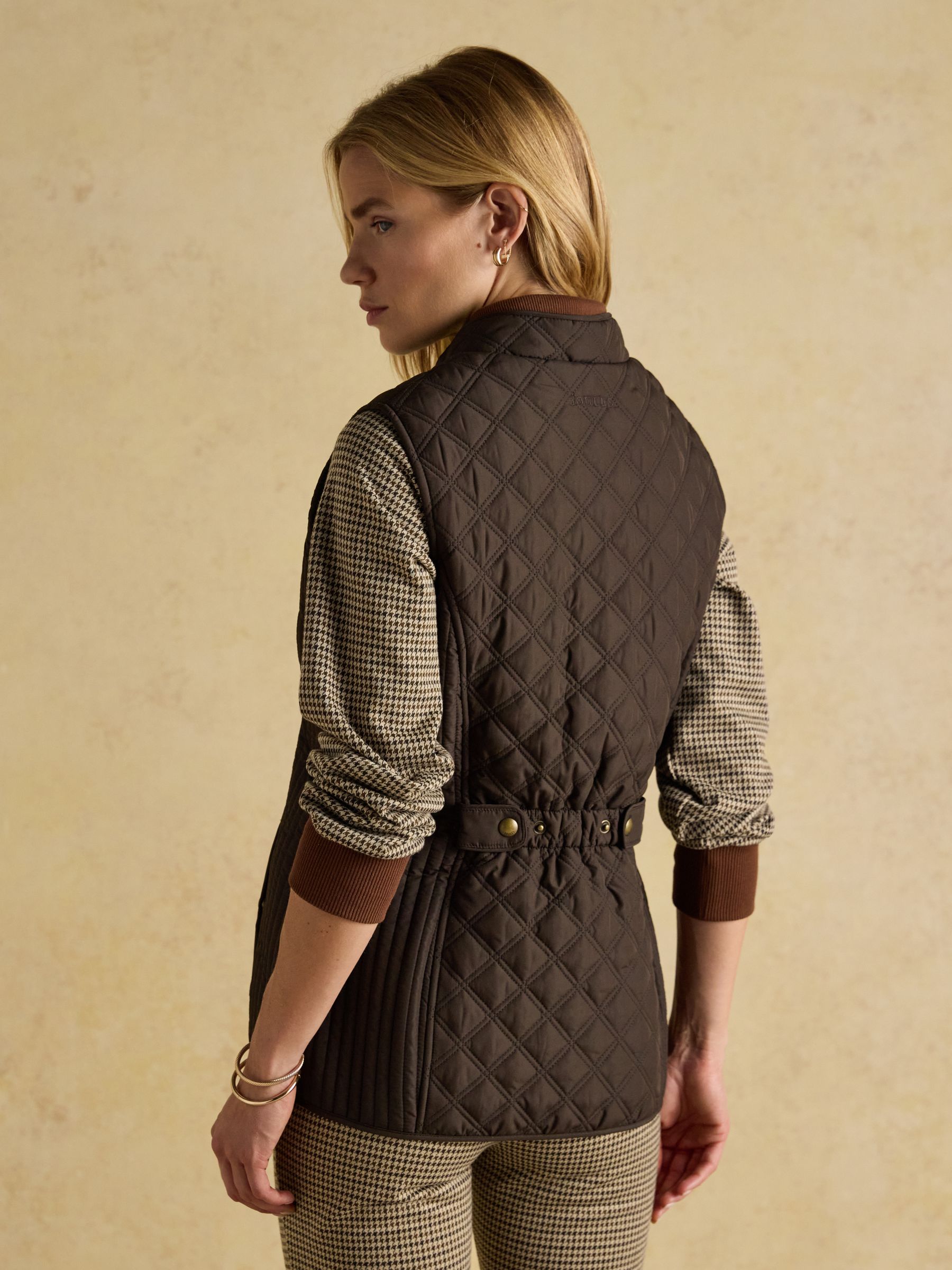 Minx Brown Showerproof Diamond Quilted Gilet - Image 4 of 13