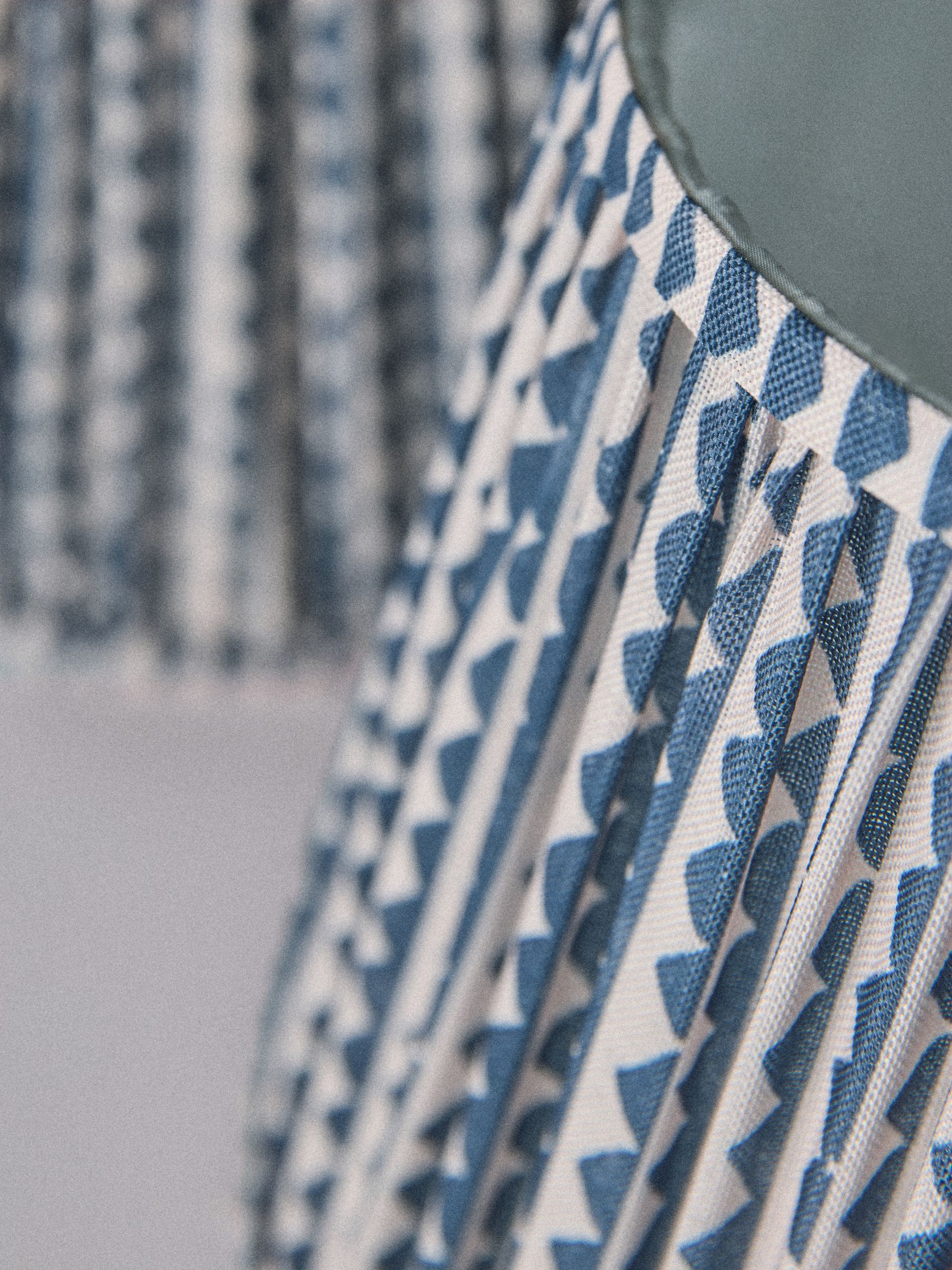 2 Pack 30cm Easy Fit Shades Ceiling Lights Black/Cream - Image 3 of 4