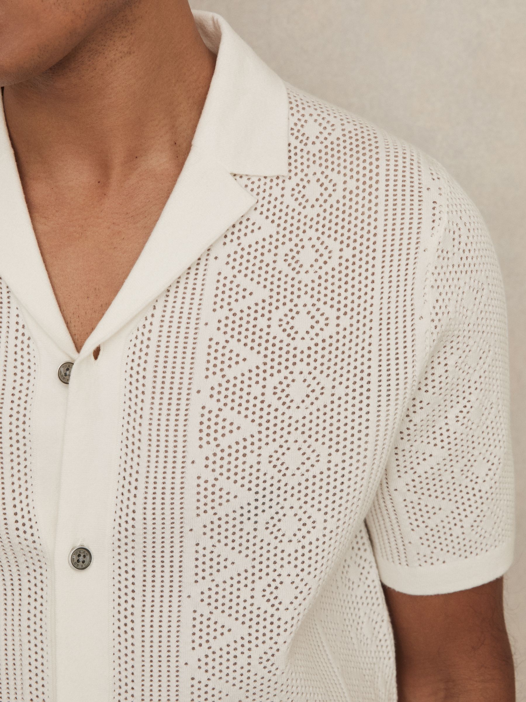 Textured Knit Short Sleeve Shirt in White - Image 3 of 5