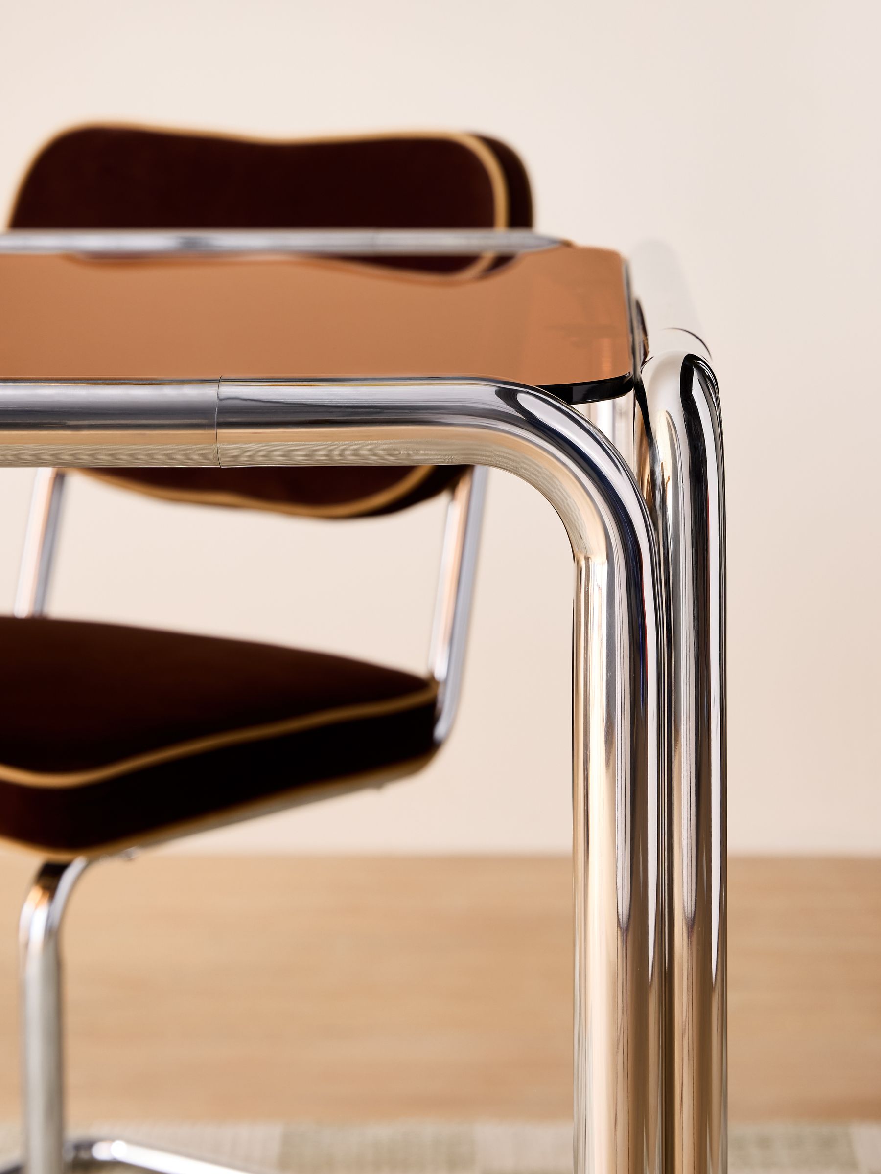 Dunston Fixed 6 Seater Dining Table in Amber Glass and Chrome - Image 4 of 4