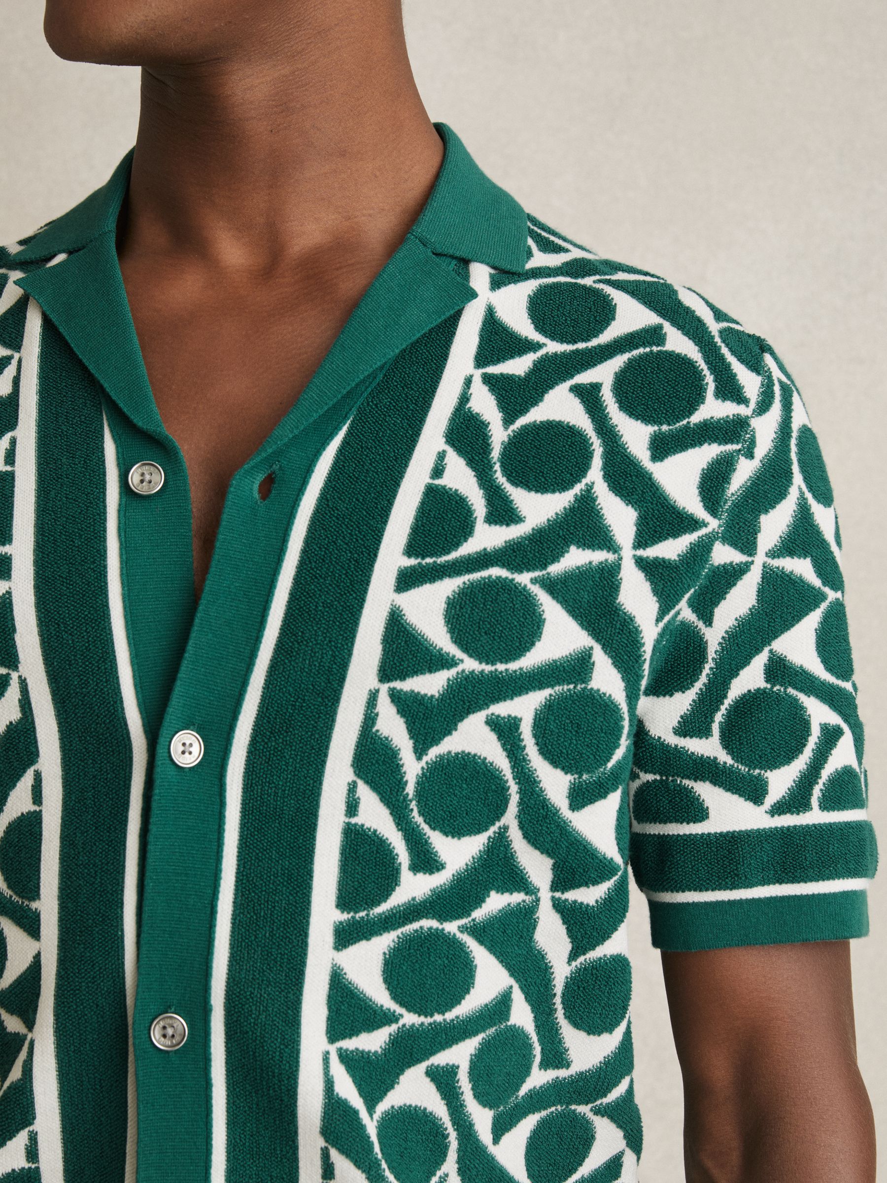Abstract Pattern Towelling Shirt in Green/White - Image 3 of 5
