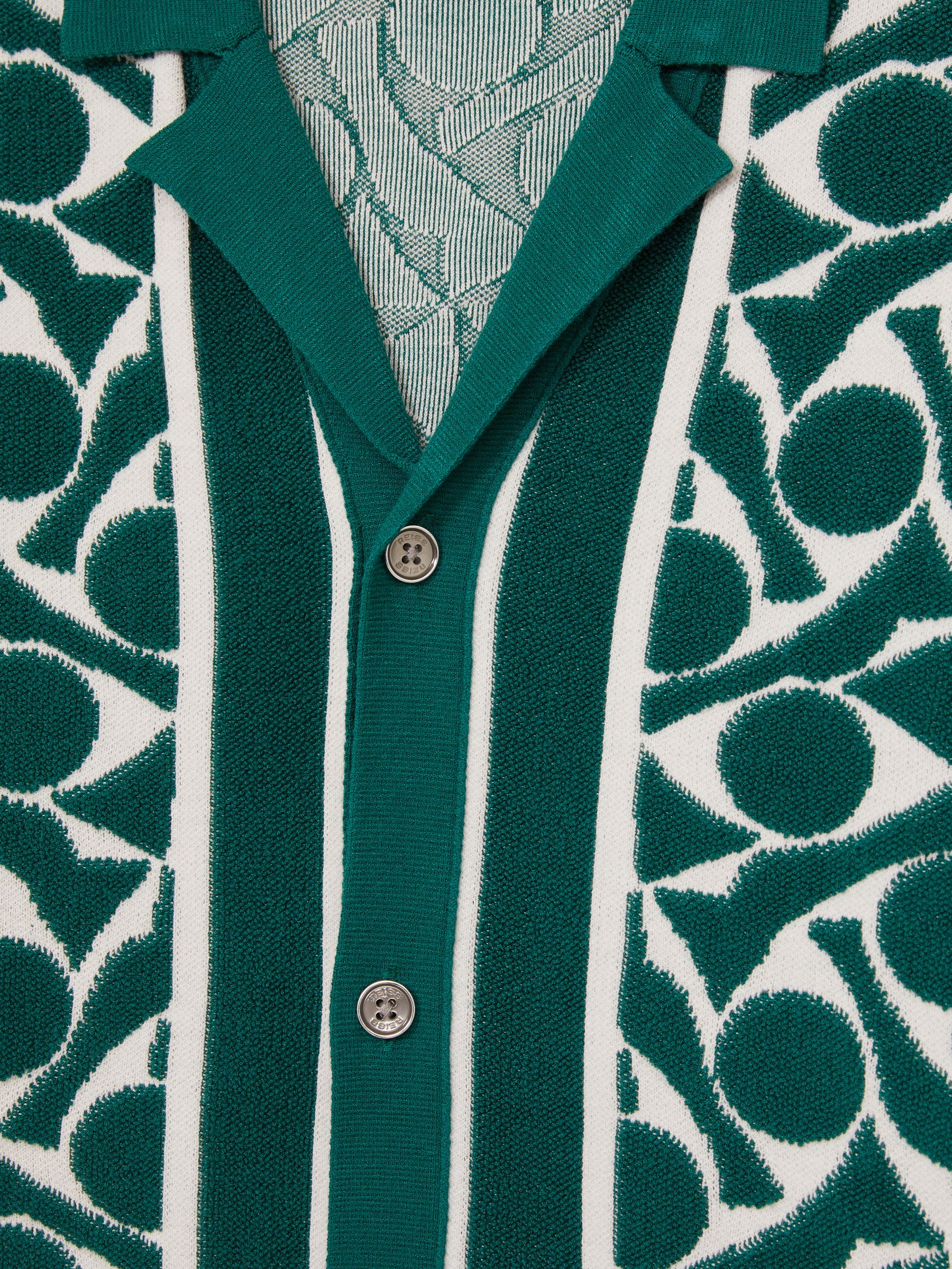 Abstract Pattern Towelling Shirt in Green/White - Image 5 of 5