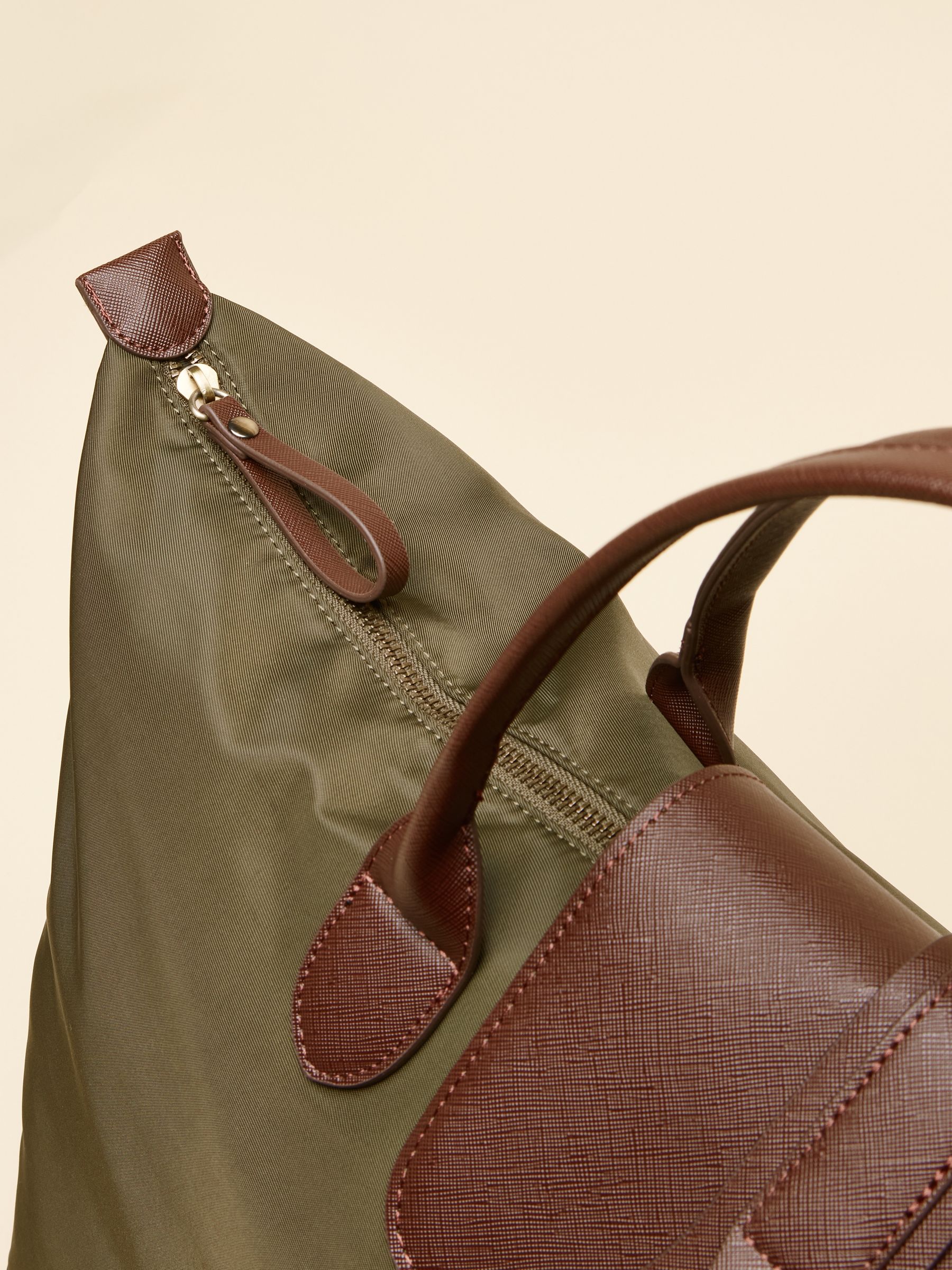Edie Khaki Green Weekend Bag with Shoulder Strap - Image 10 of 10