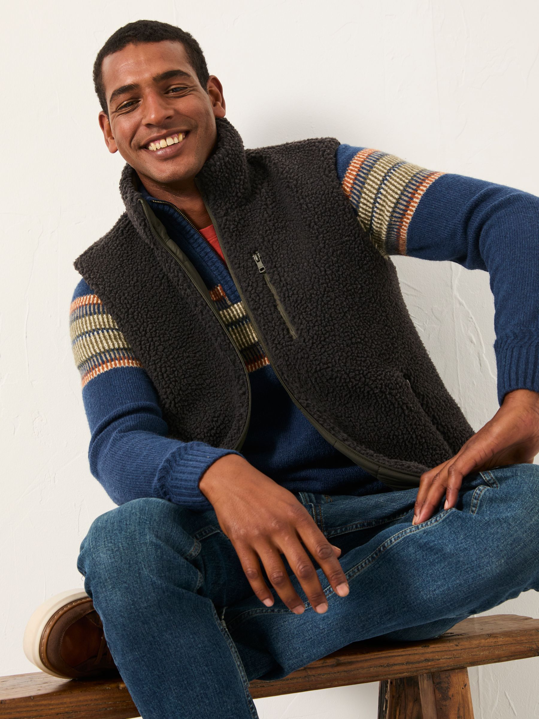 YAKU S-GILETベスト Tromso Khaki Green 2 in 1 Reversible Gilet | FatFace USA