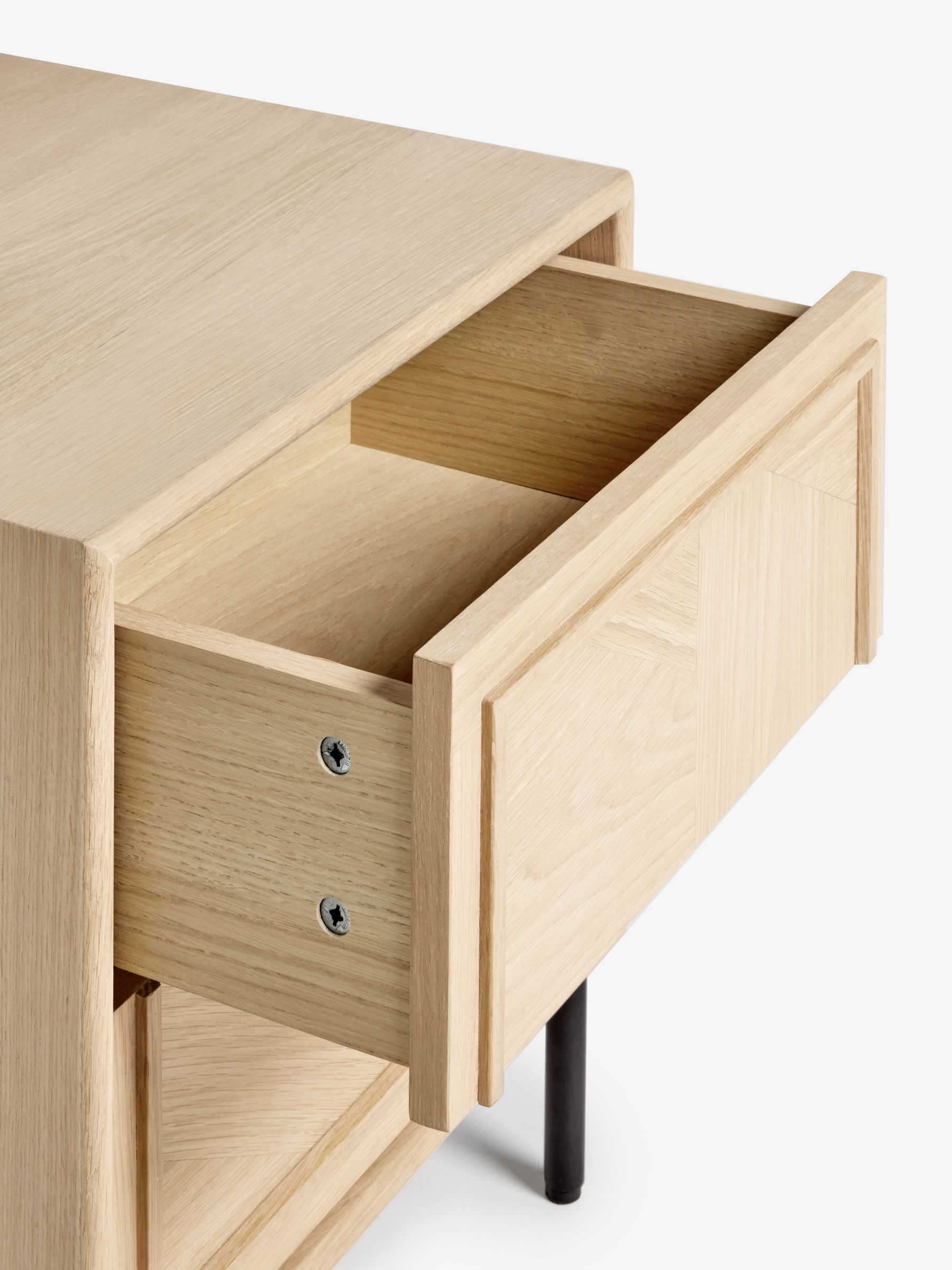 Jasper Conran London Whitewashed Oak Aden Bedside Table - Image 8 of 9