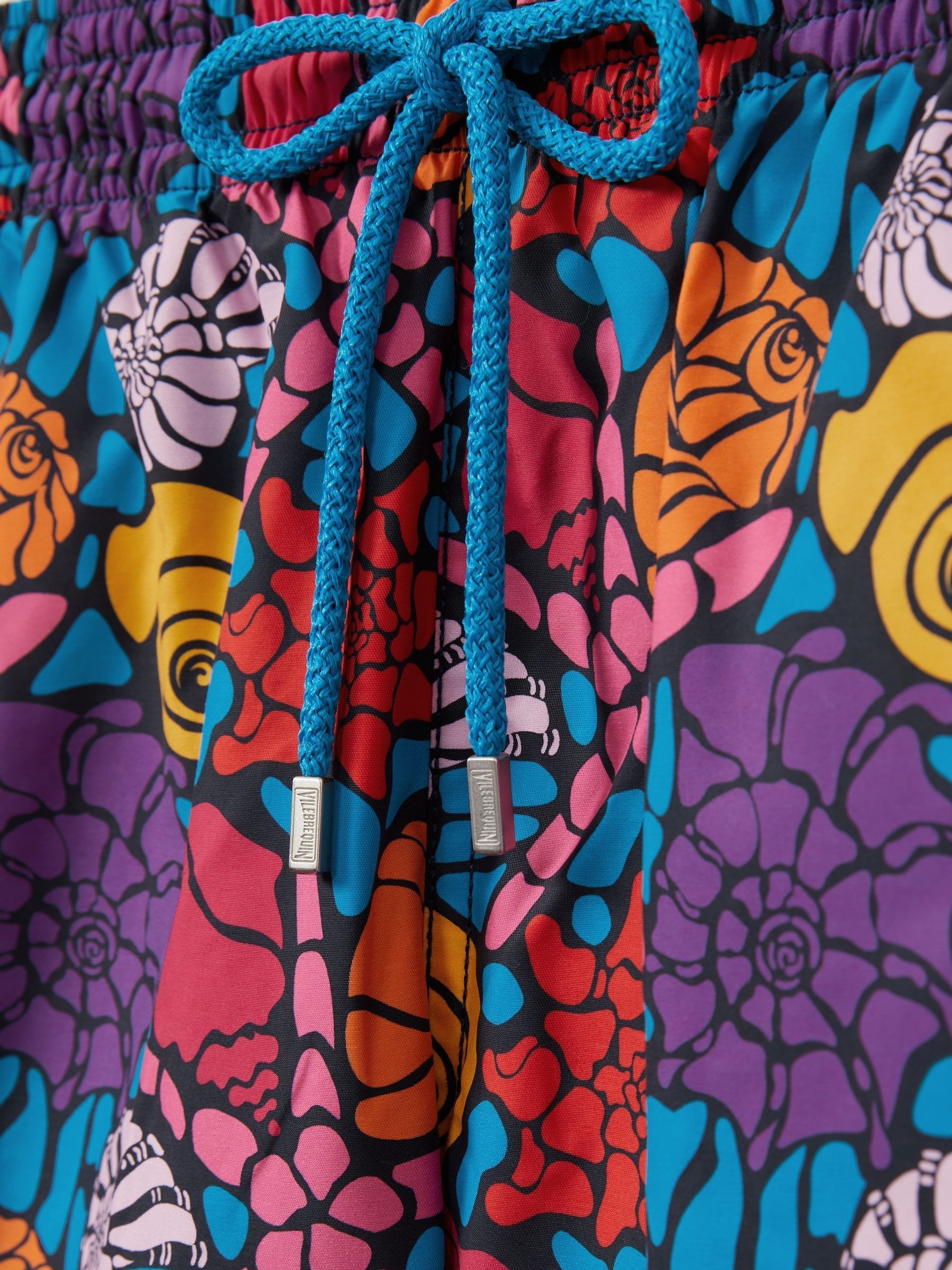 Vilebrequin Bleu Marine Shell Print Swim Shorts in Bleu Marine - Image 2 of 2