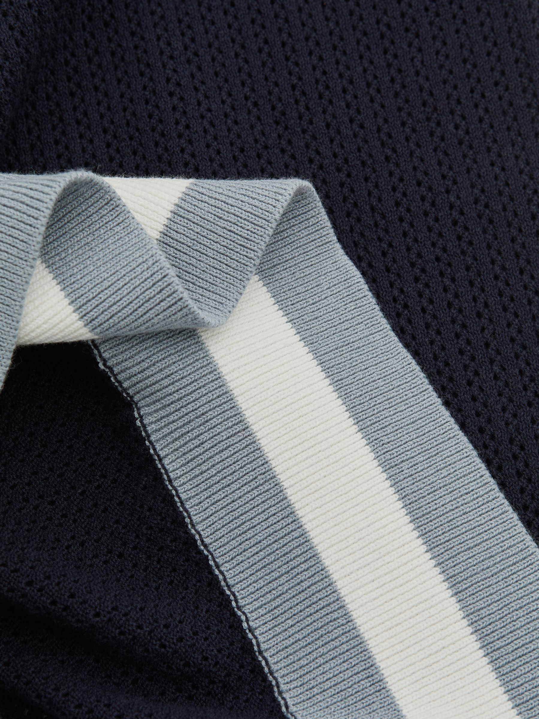 Reiss | Ché Knitted Half-Button Polo Shirt in Navy - Image 5 of 5