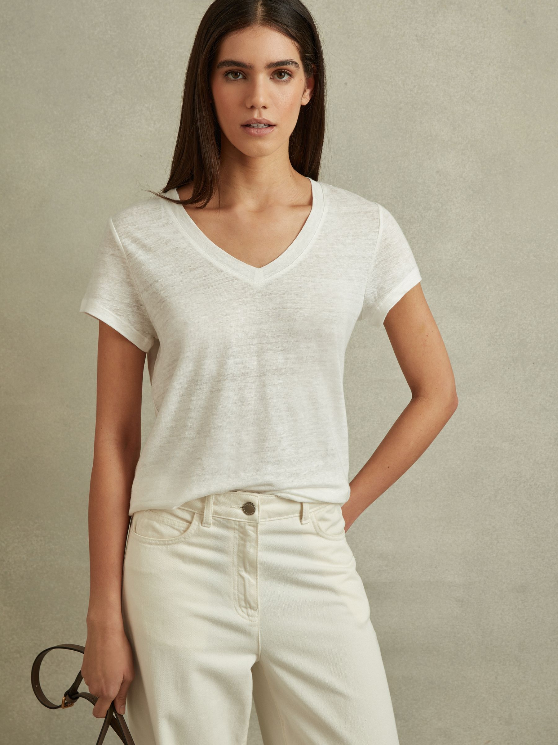 Marled Linen V Neck T-Shirt in White - Image 5 of 6