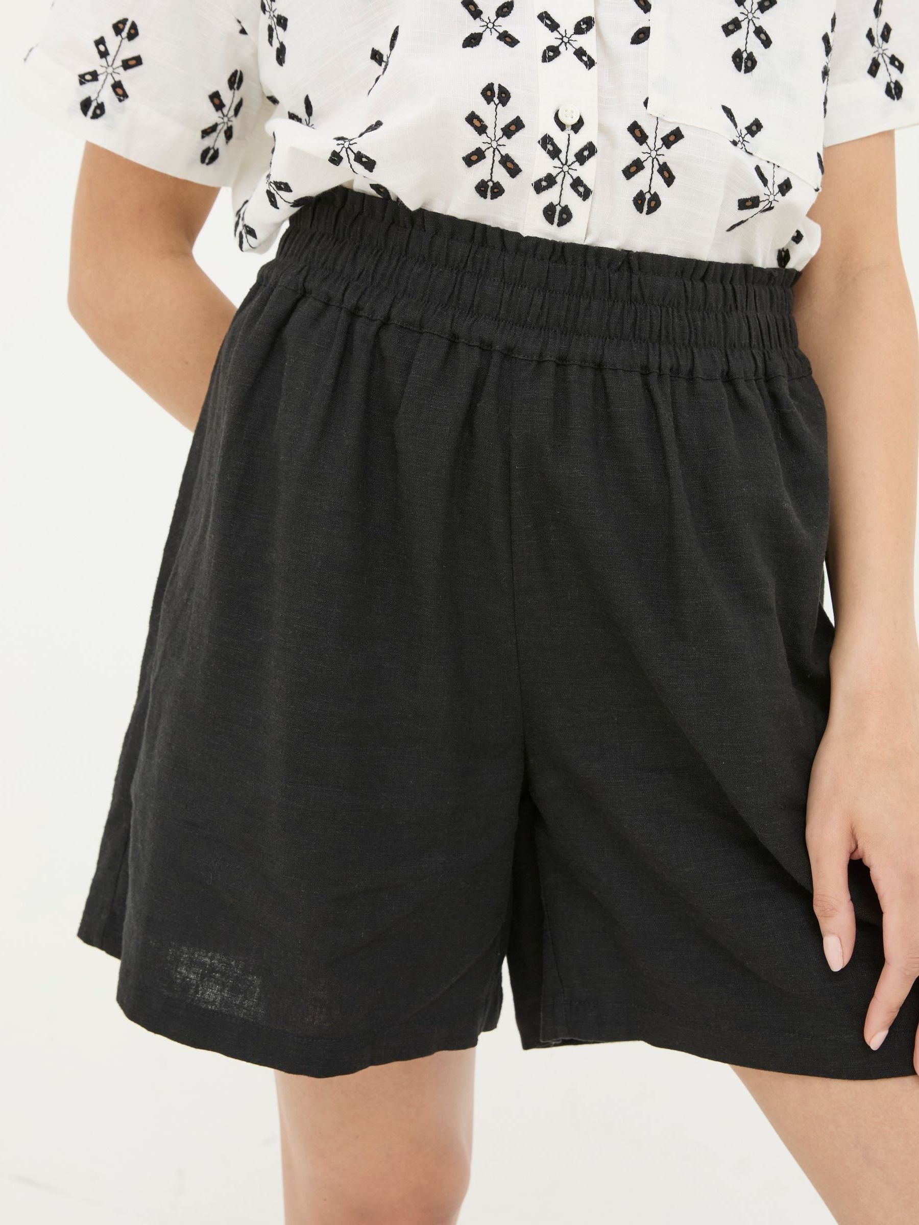 Tadley Black Linen Shirred Waist Shorts - Image 5 of 6