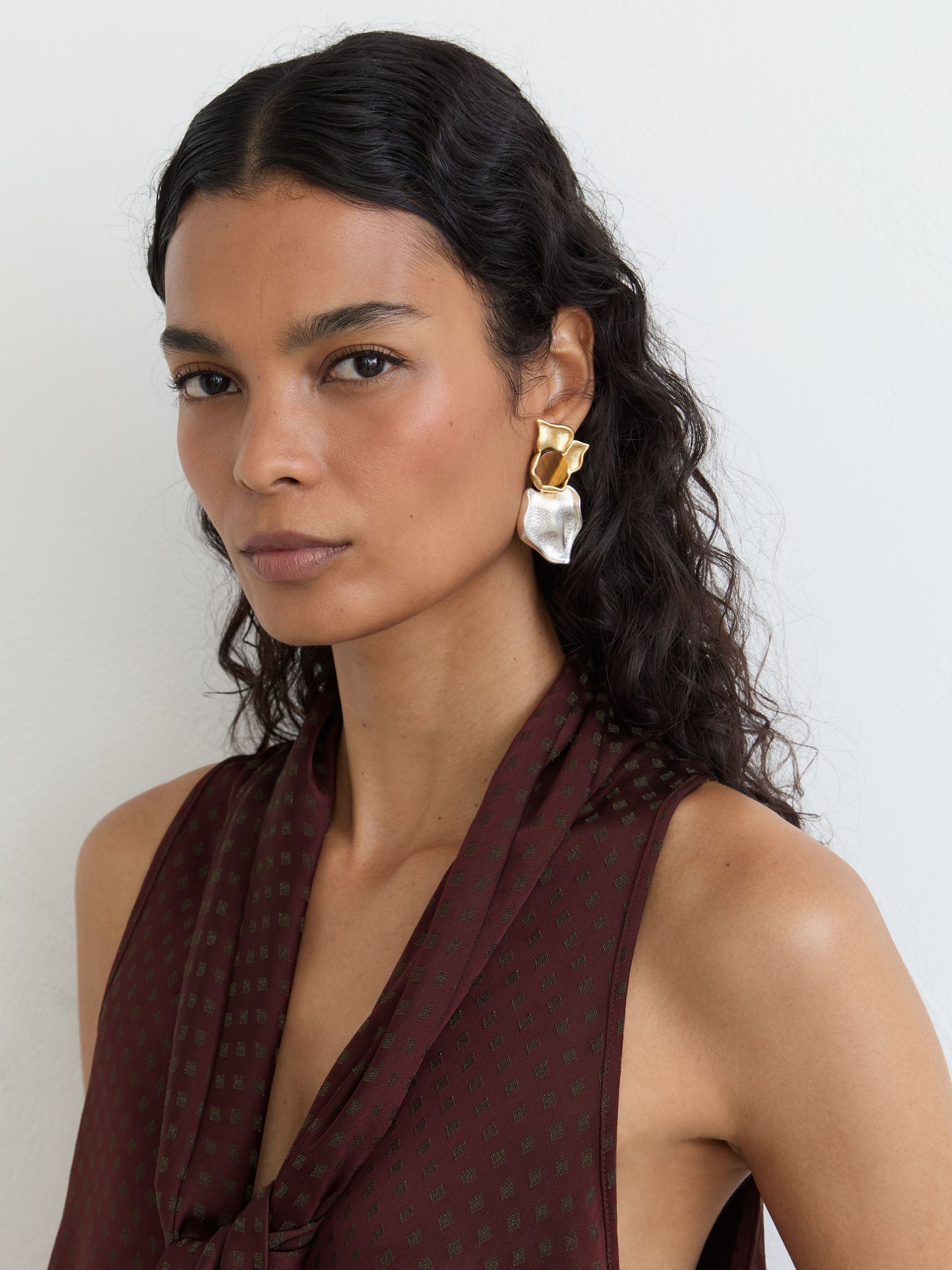 Jacquard Tie-Neck Sleeveless Top in Burgundy - Image 4 of 8
