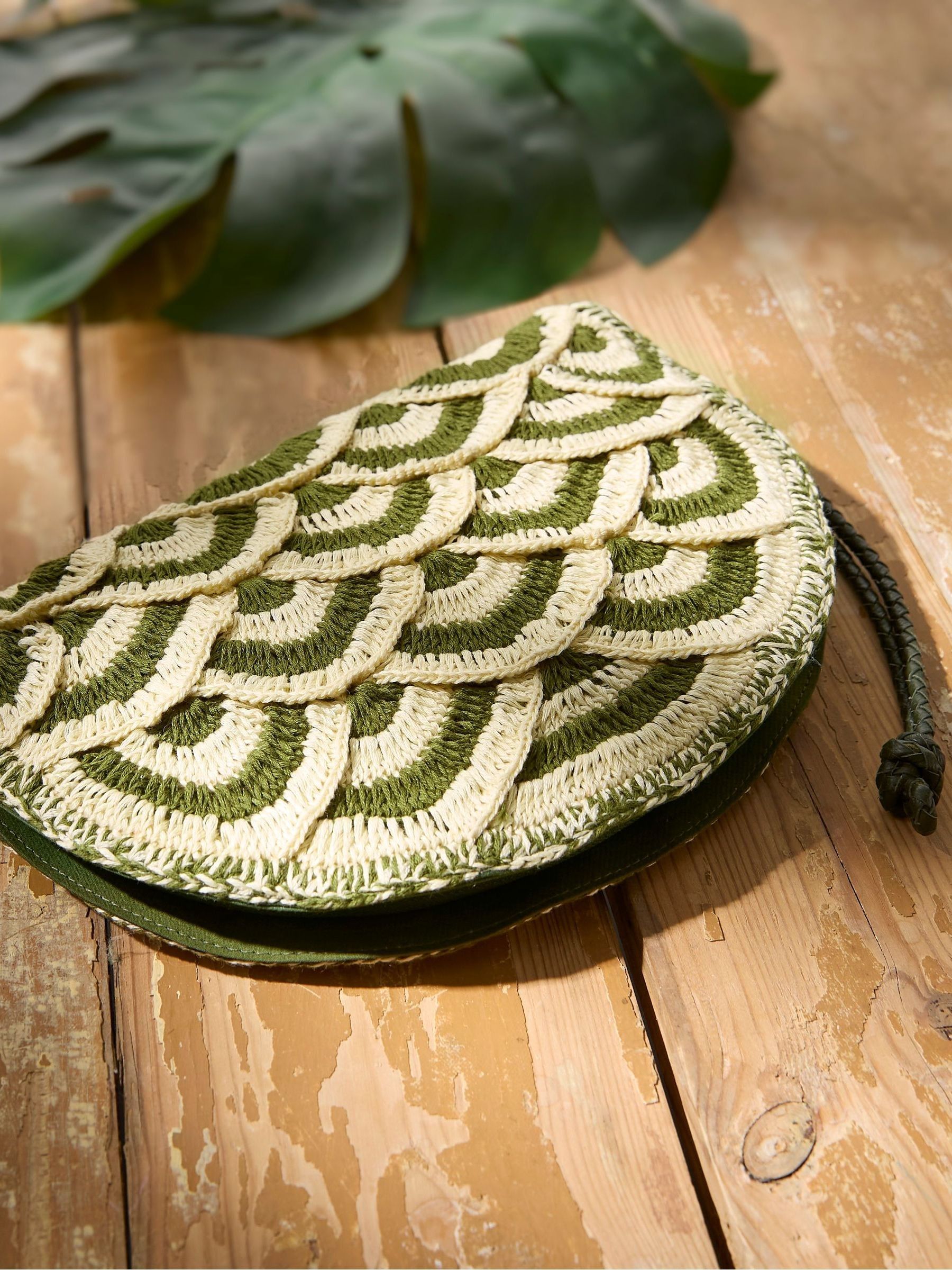 Green Scalloped Clutch Bag - Image 3 of 3