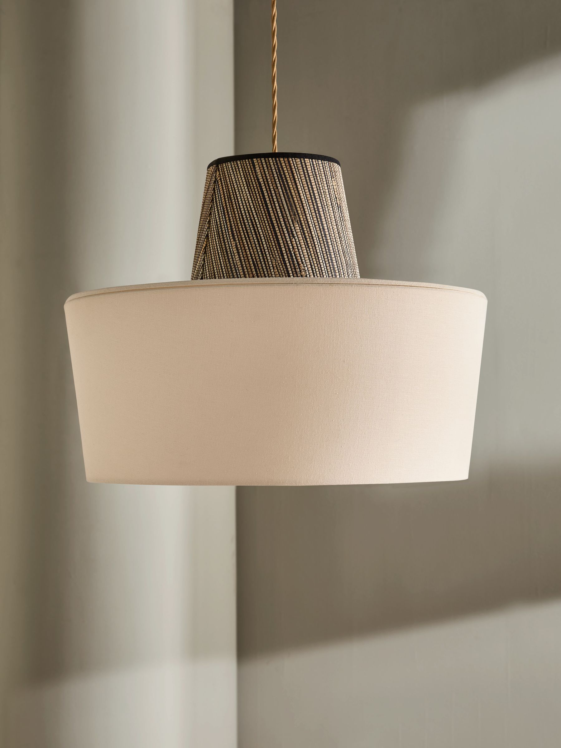 Large Andre Easyfit Shade in Cream - Image 2 of 5