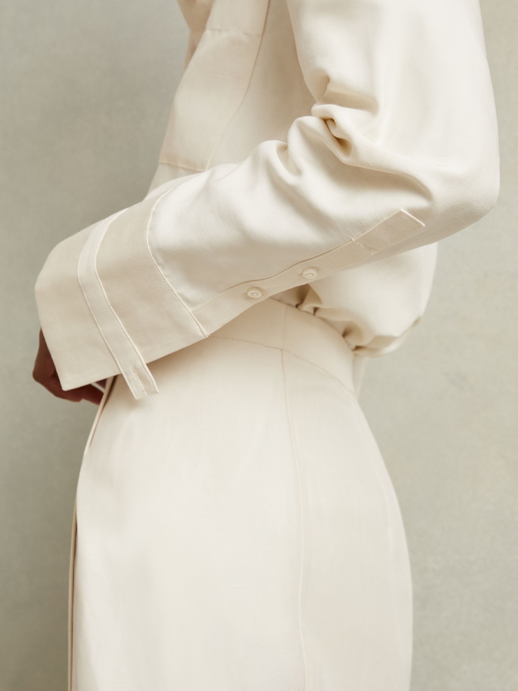 Caro Beige Viscose-Linen High-Low Shirt - Image 3 of 7