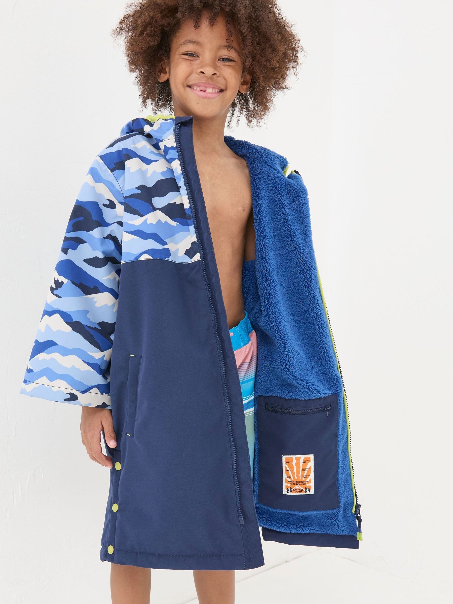 Blue Waterproof Changing Robe - Image 3 of 6
