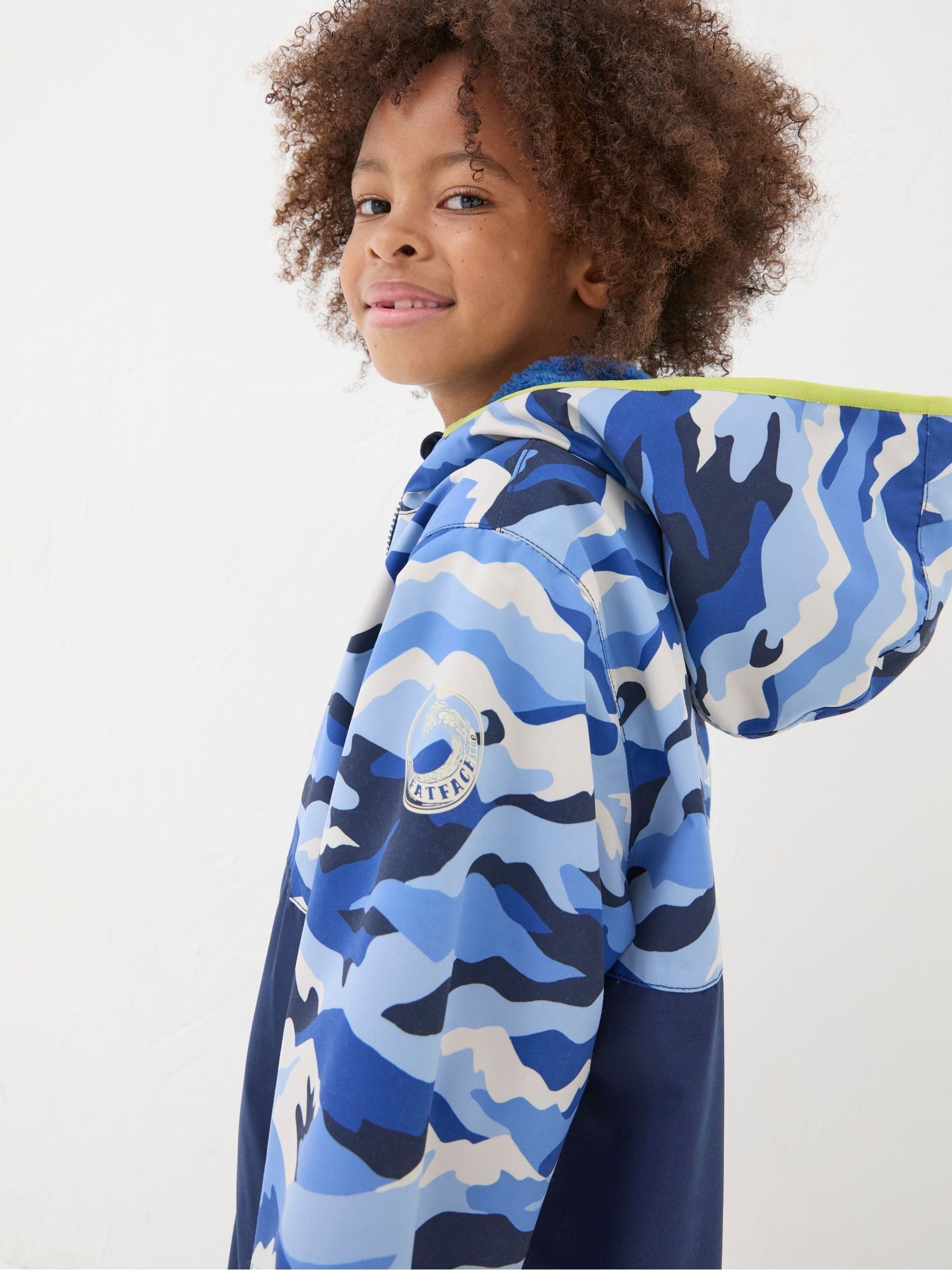 Blue Waterproof Changing Robe - Image 4 of 6
