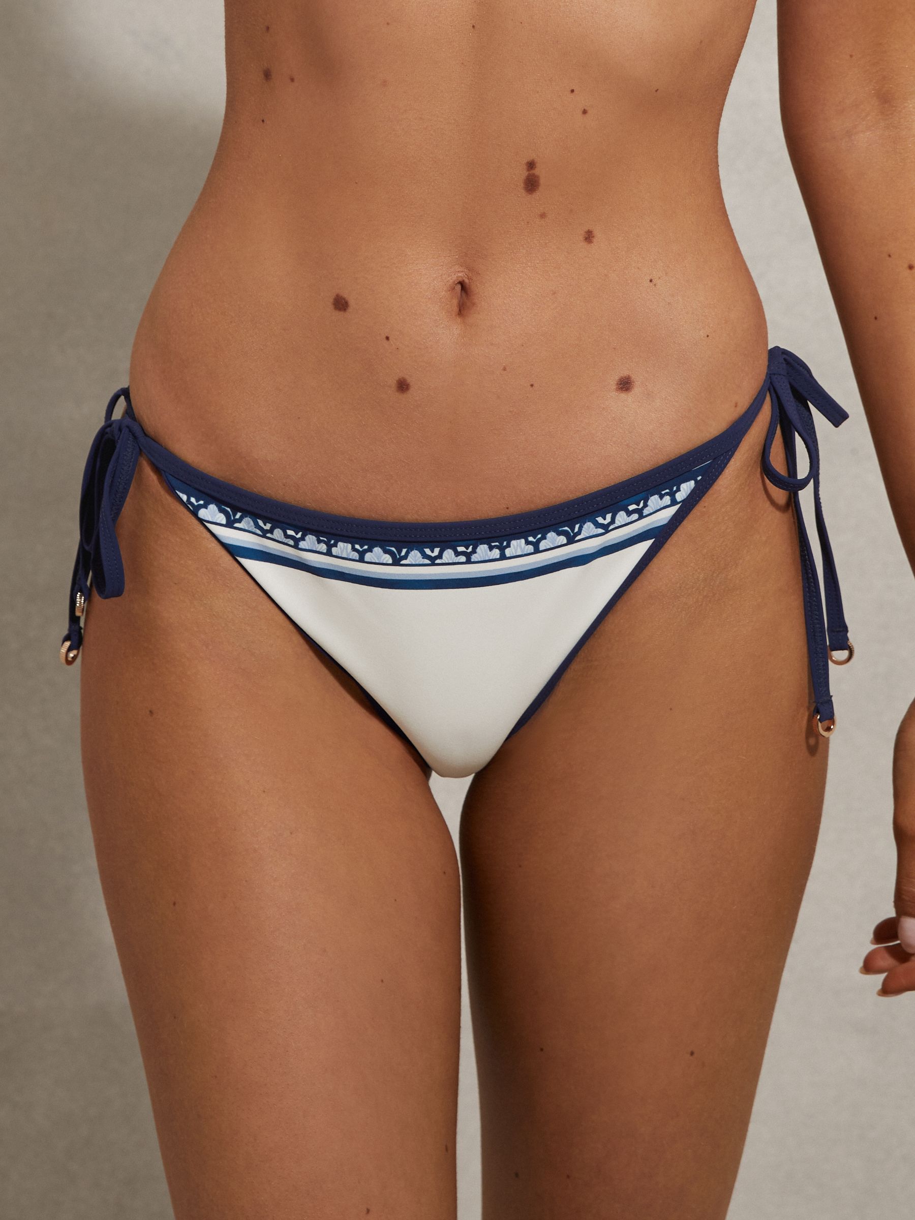 Contrast Trim Bikini Bottoms in Blue Print - Image 3 of 5