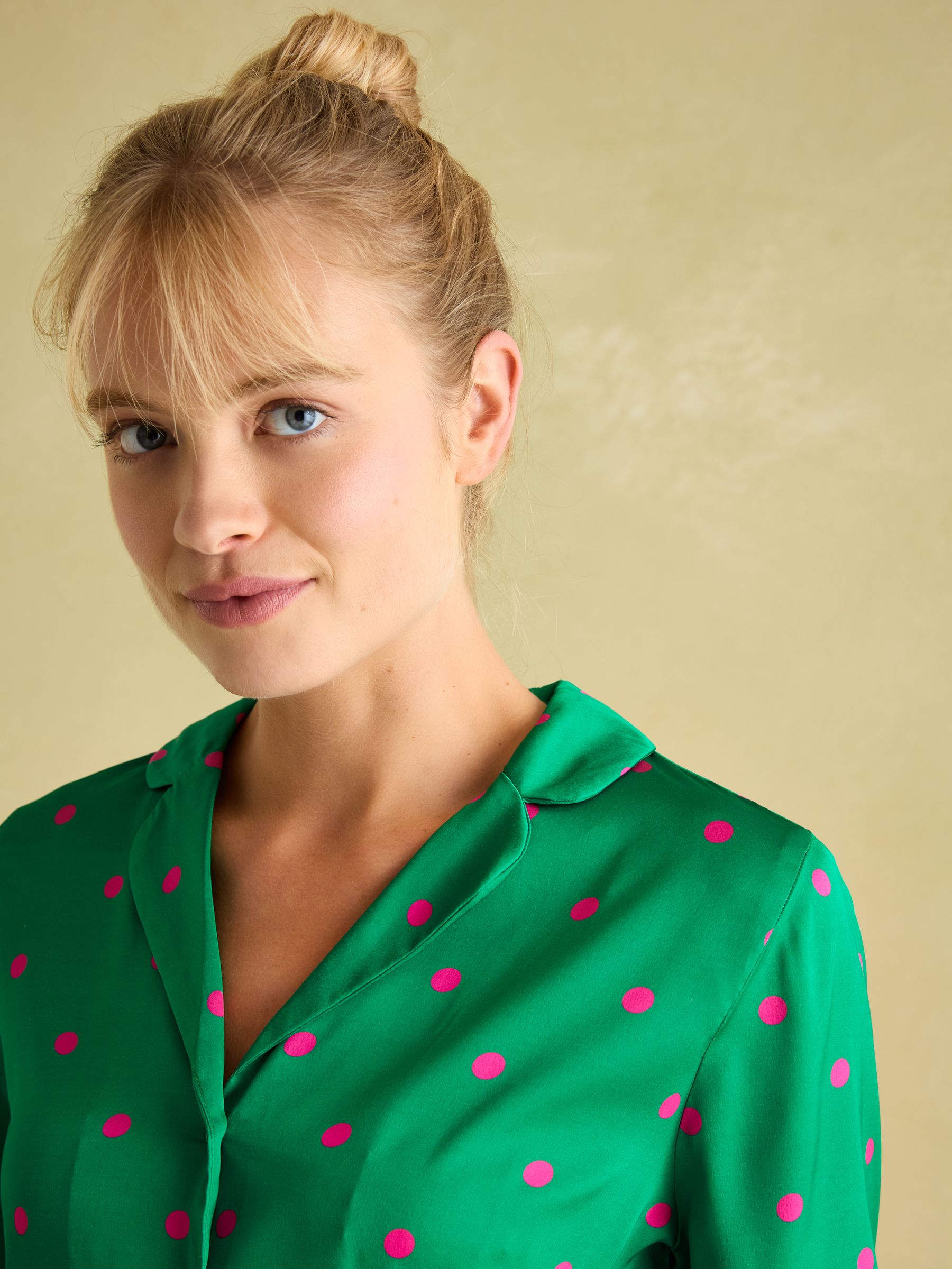 Bonnie Green Satin Pyjama Set - Image 4 of 7