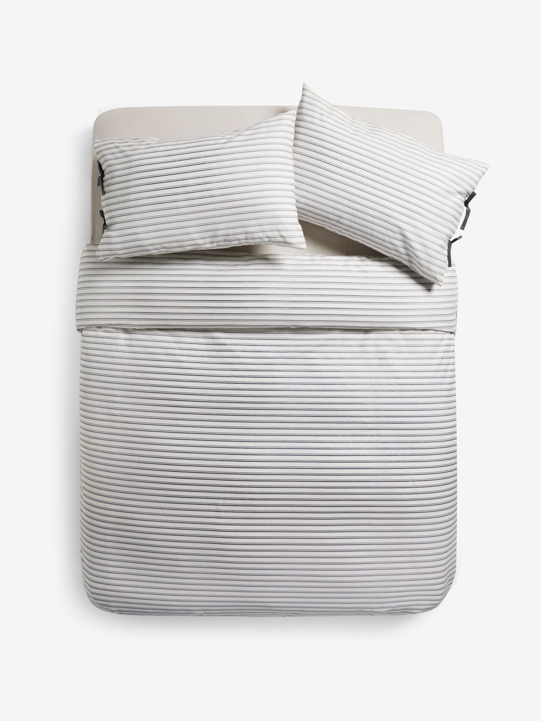 Otto 180 Thread Count Duvet Cover and Pillowcase Set in Grey - Image 5 of 5