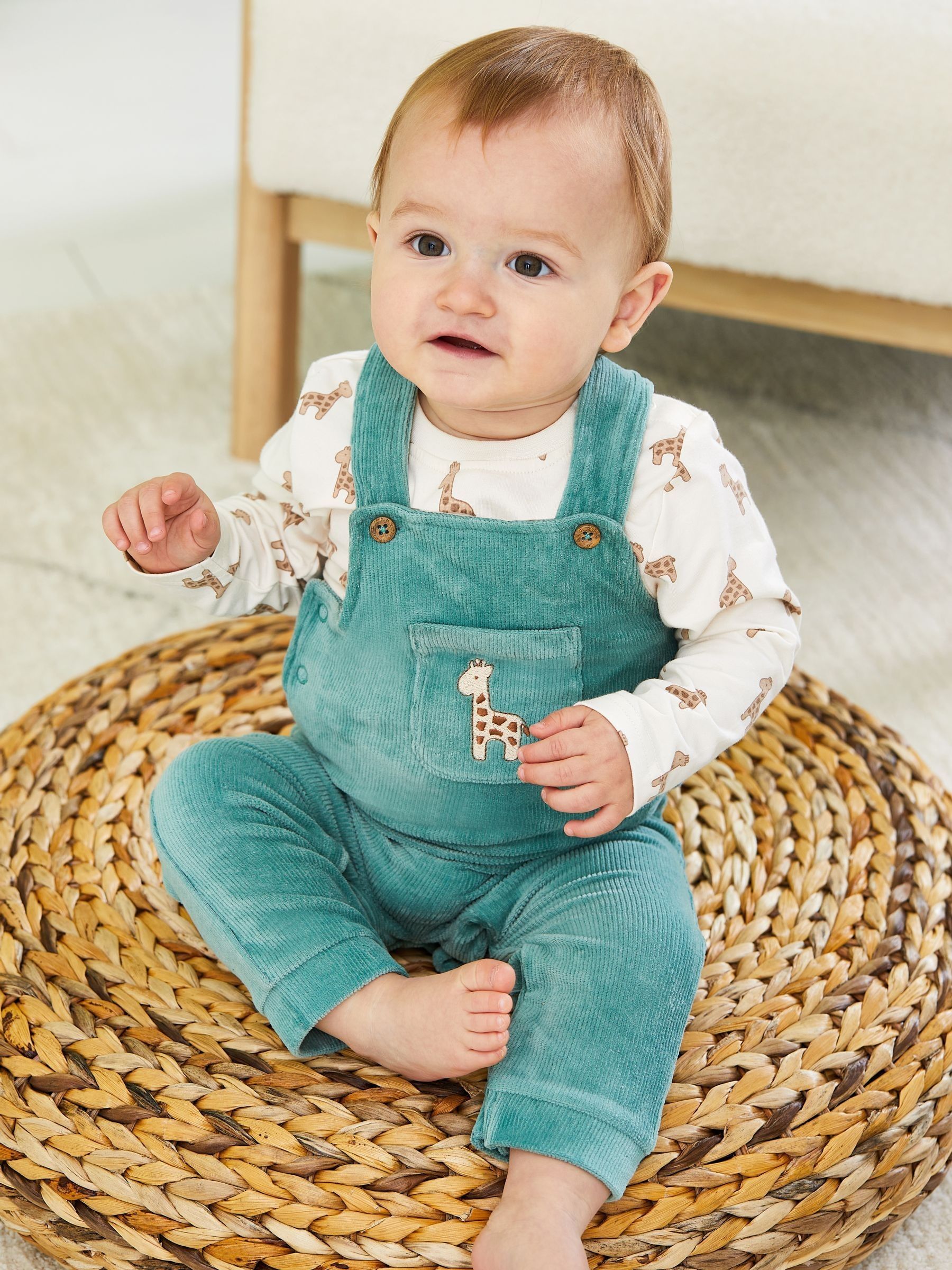 Green Giraffe Appliqué Dungarees & Print Top Set - Image 7 of 8