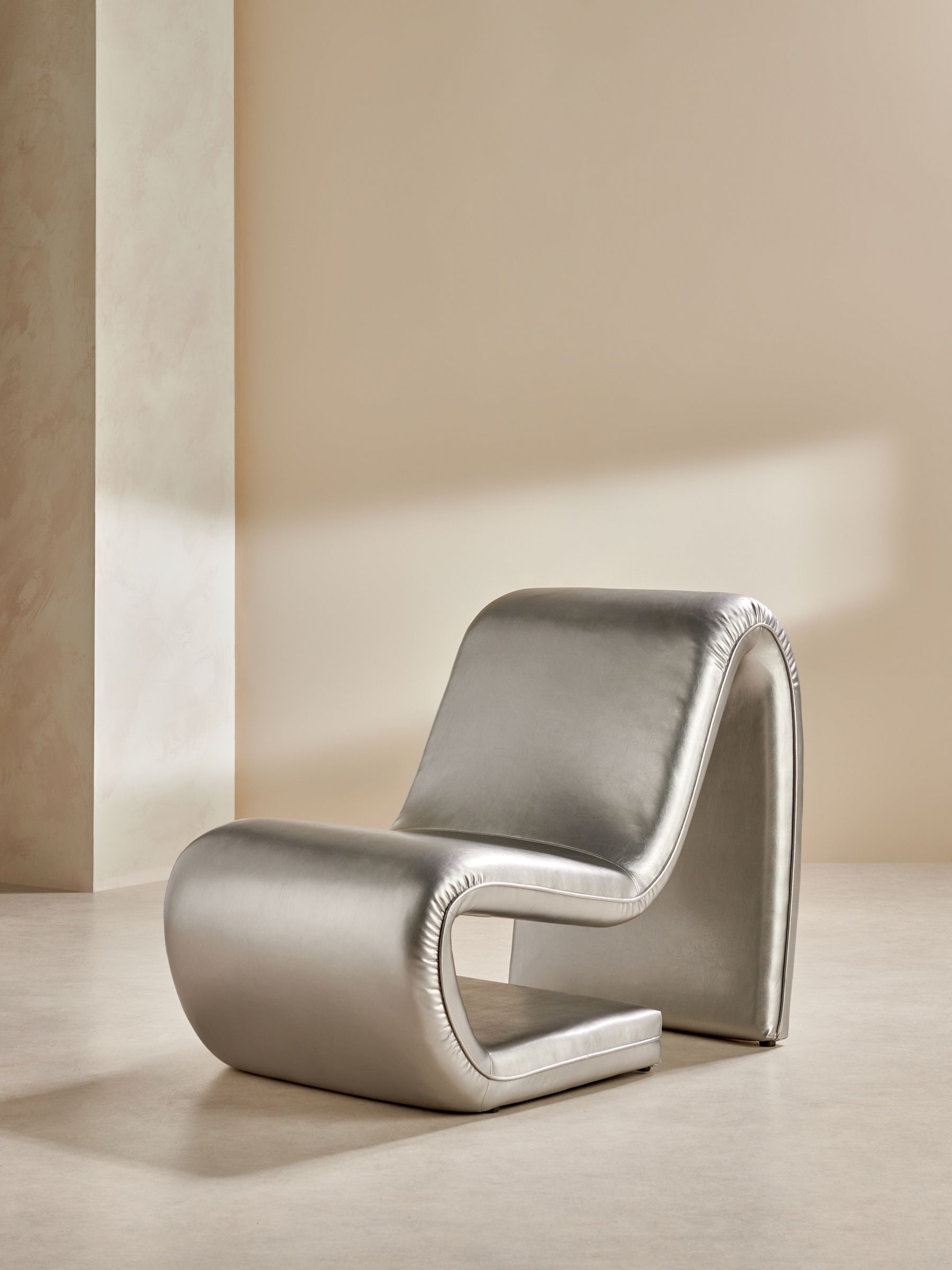 Wexler Chair in Silver Apollo Faux Leather - Image 4 of 7