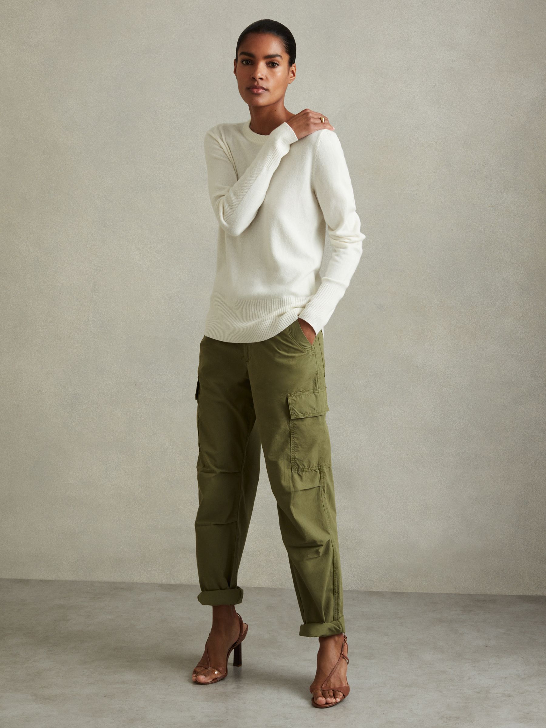Wool Blend Crew Neck Jumper with Cashmere in Cream - Image 3 of 5