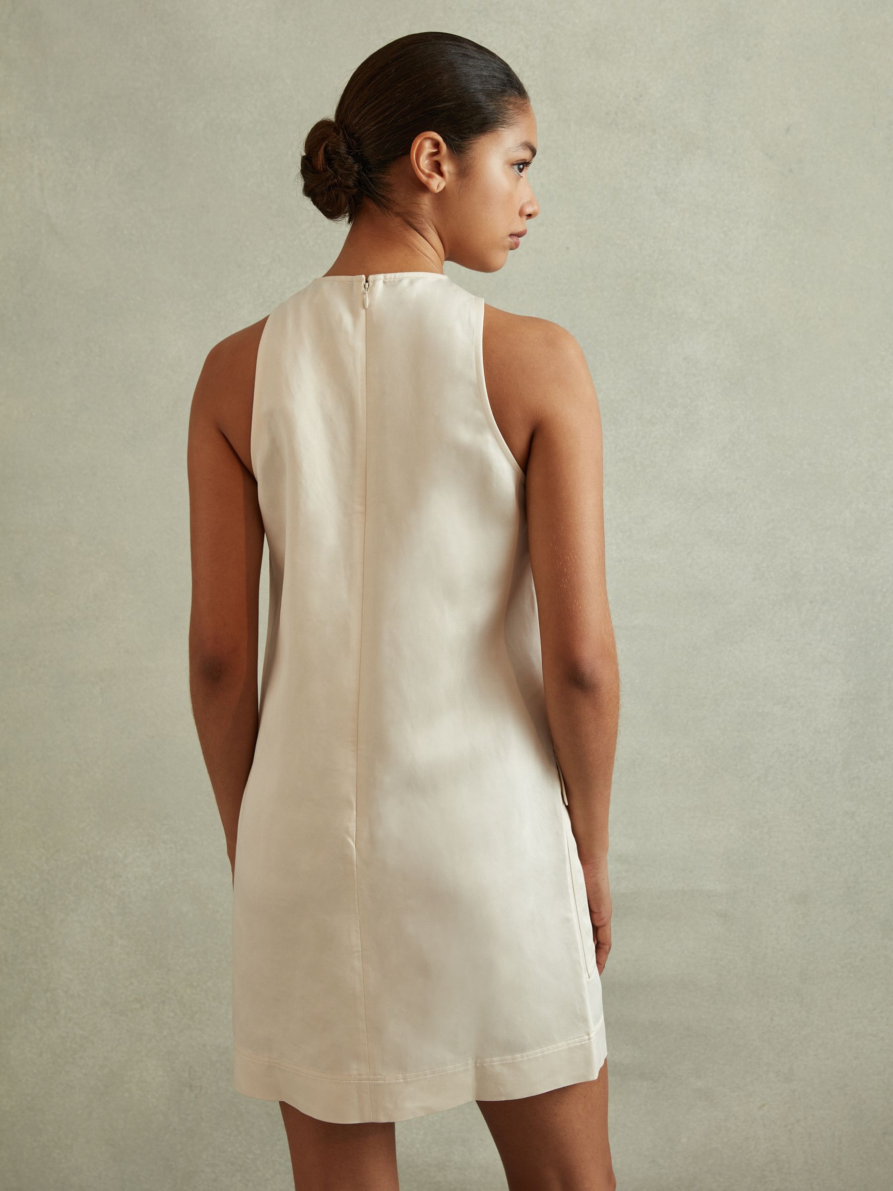 Viscose-Linen Cargo Pocket Tunic Dress in Beige - Image 4 of 5