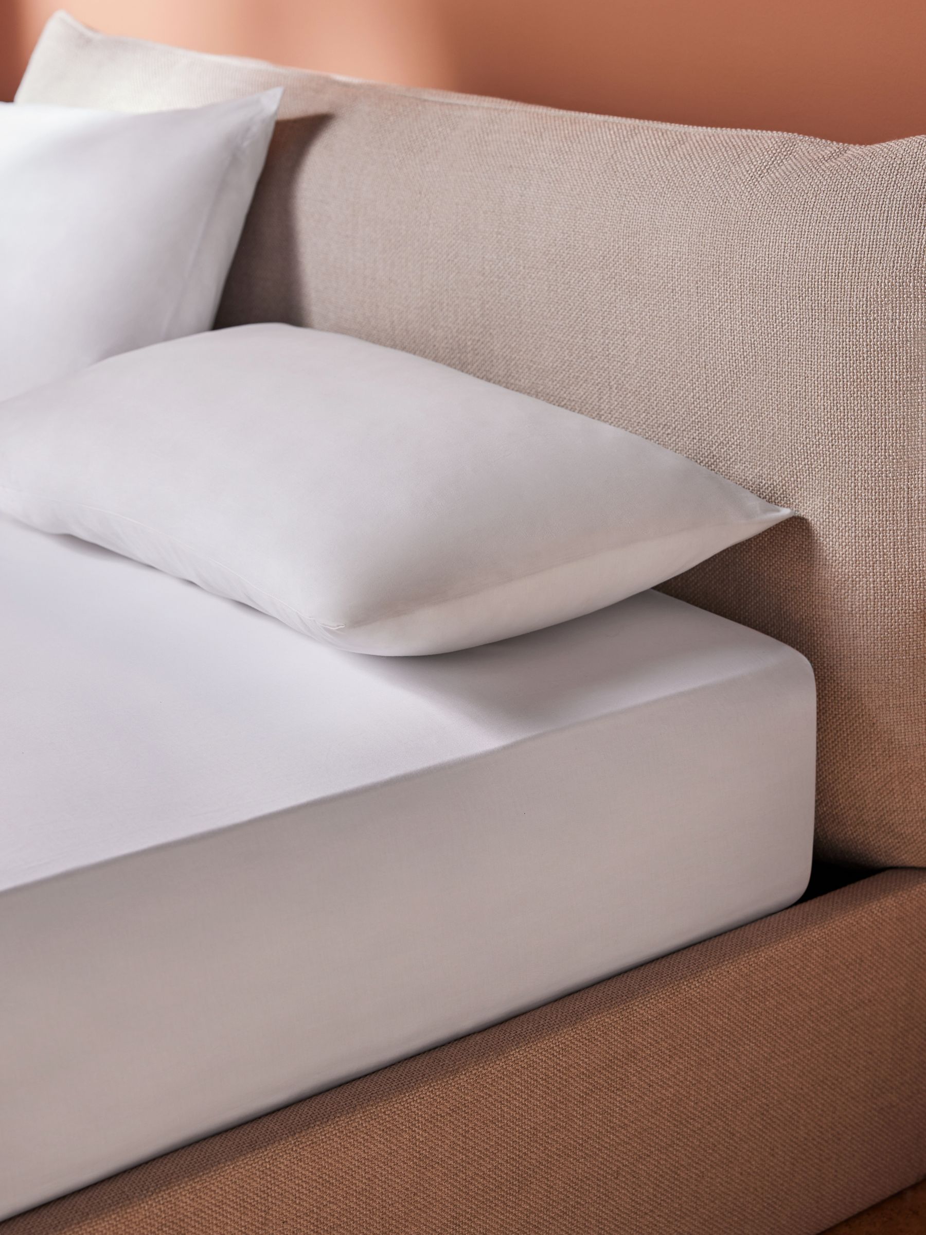 Cosy Washed Cotton Extra Deep Fitted Sheet in White - Image 1 of 3