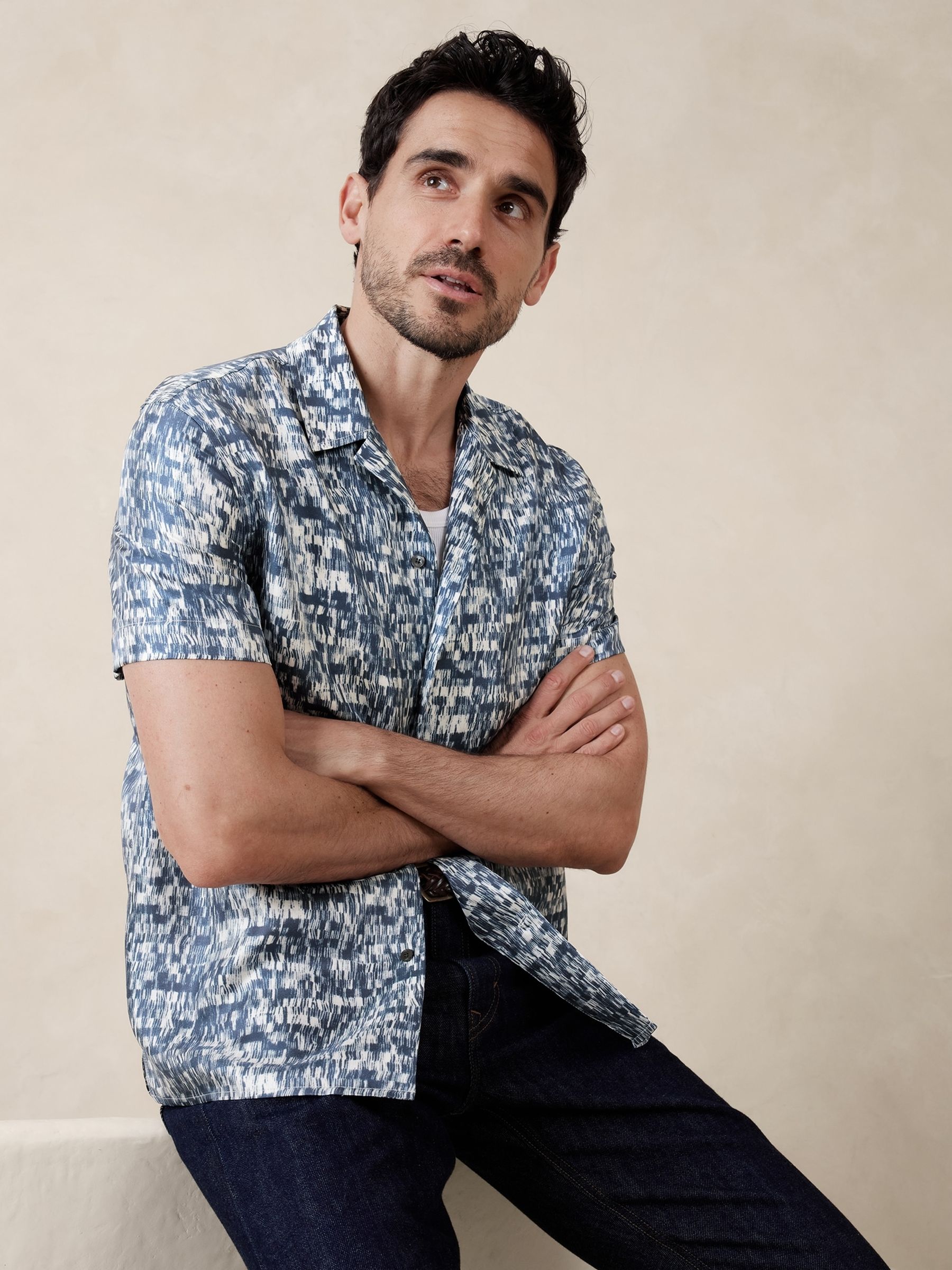 Banana Republic Blue Print Lyam Resort Shirt - Image 1 of 2 Banana Republic Blue Print Lyam Resort Shirt - Image 1 of 2
