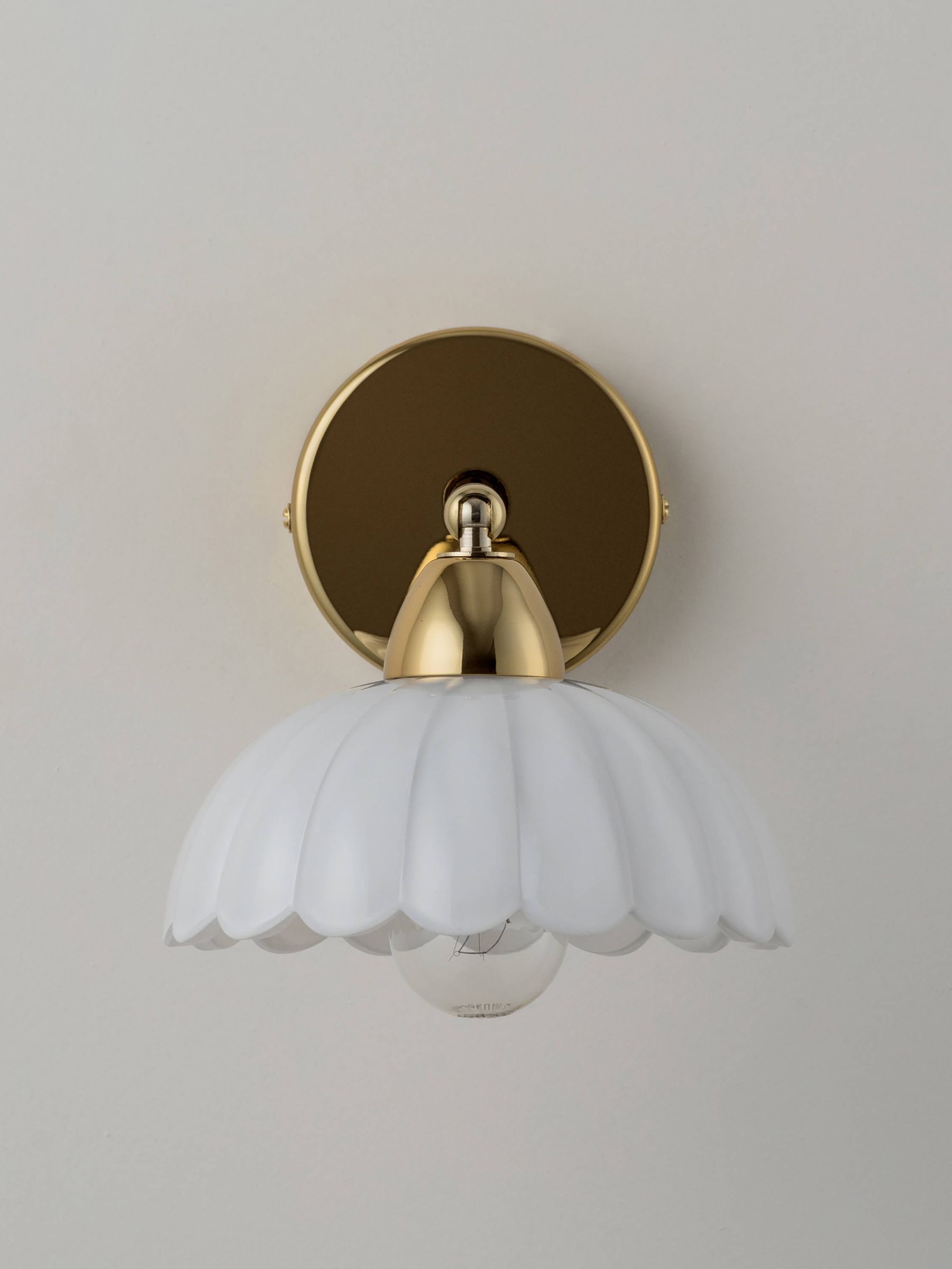 Houseof. White And Brass Flower Sconce Wall Light - Image 4 of 6