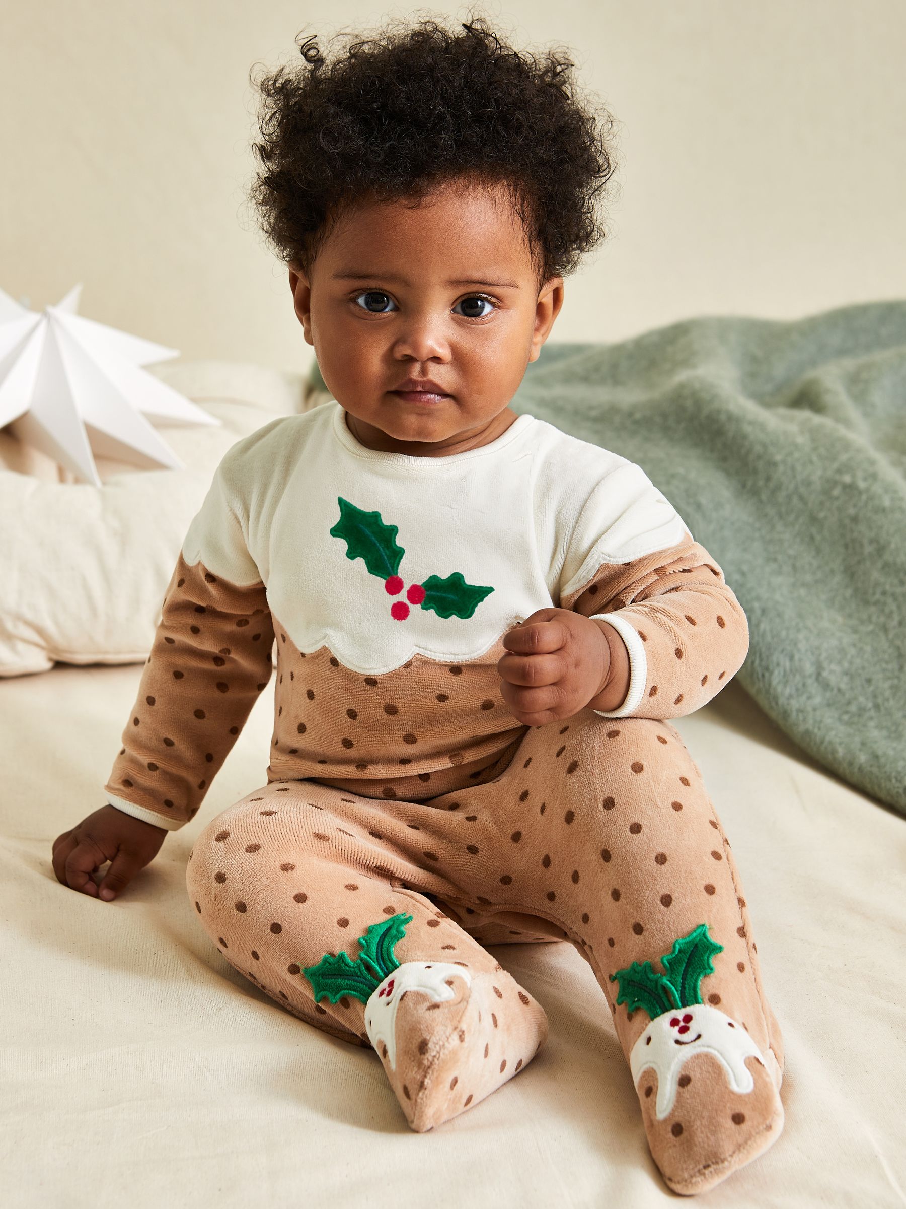 Brown Christmas Pudding All-In-One Set - Image 1 of 7